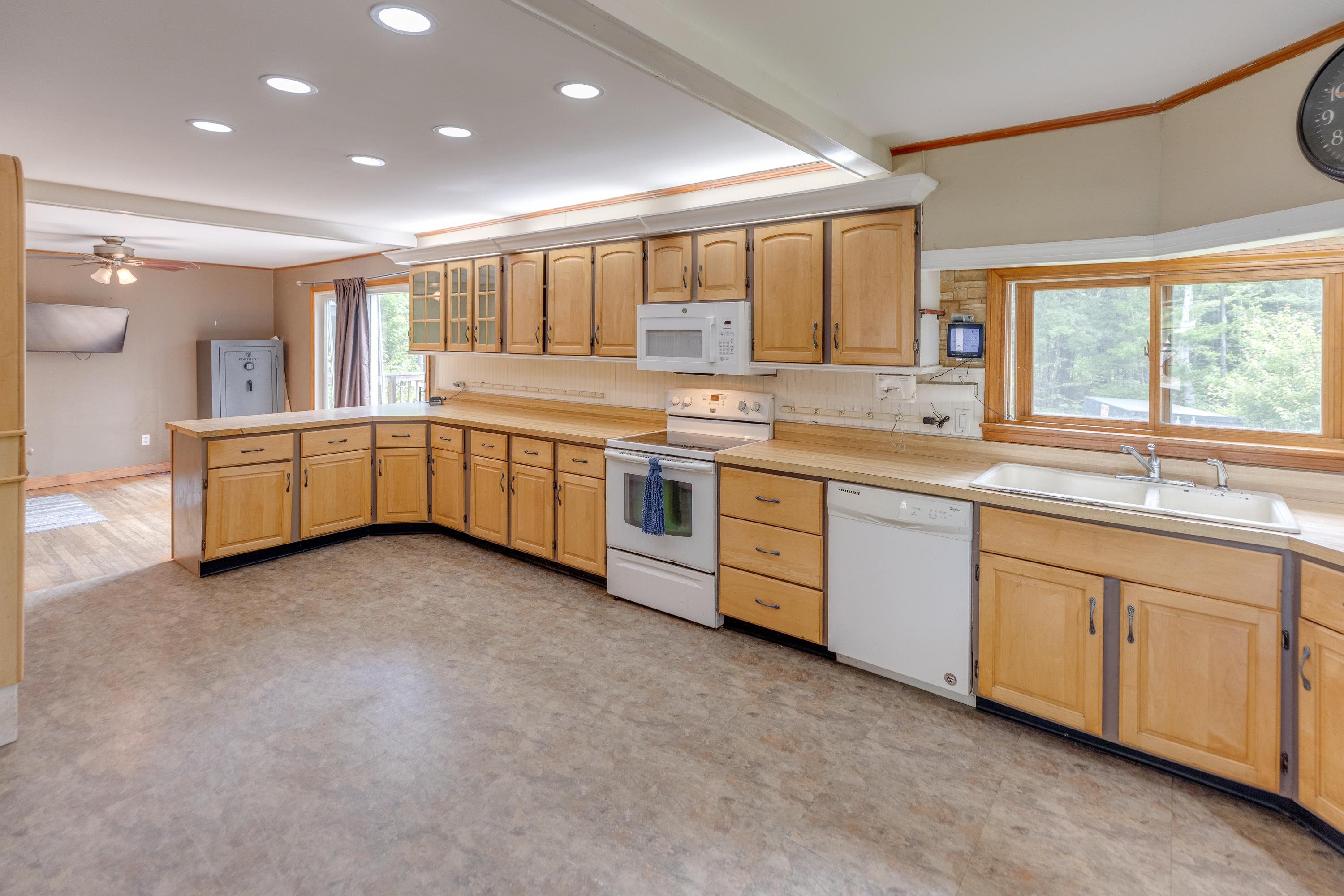 Homes for sale in Lincoln, NH | 6 Goodbout Rd, Lincoln, NH 03251 | MLS# 5047557