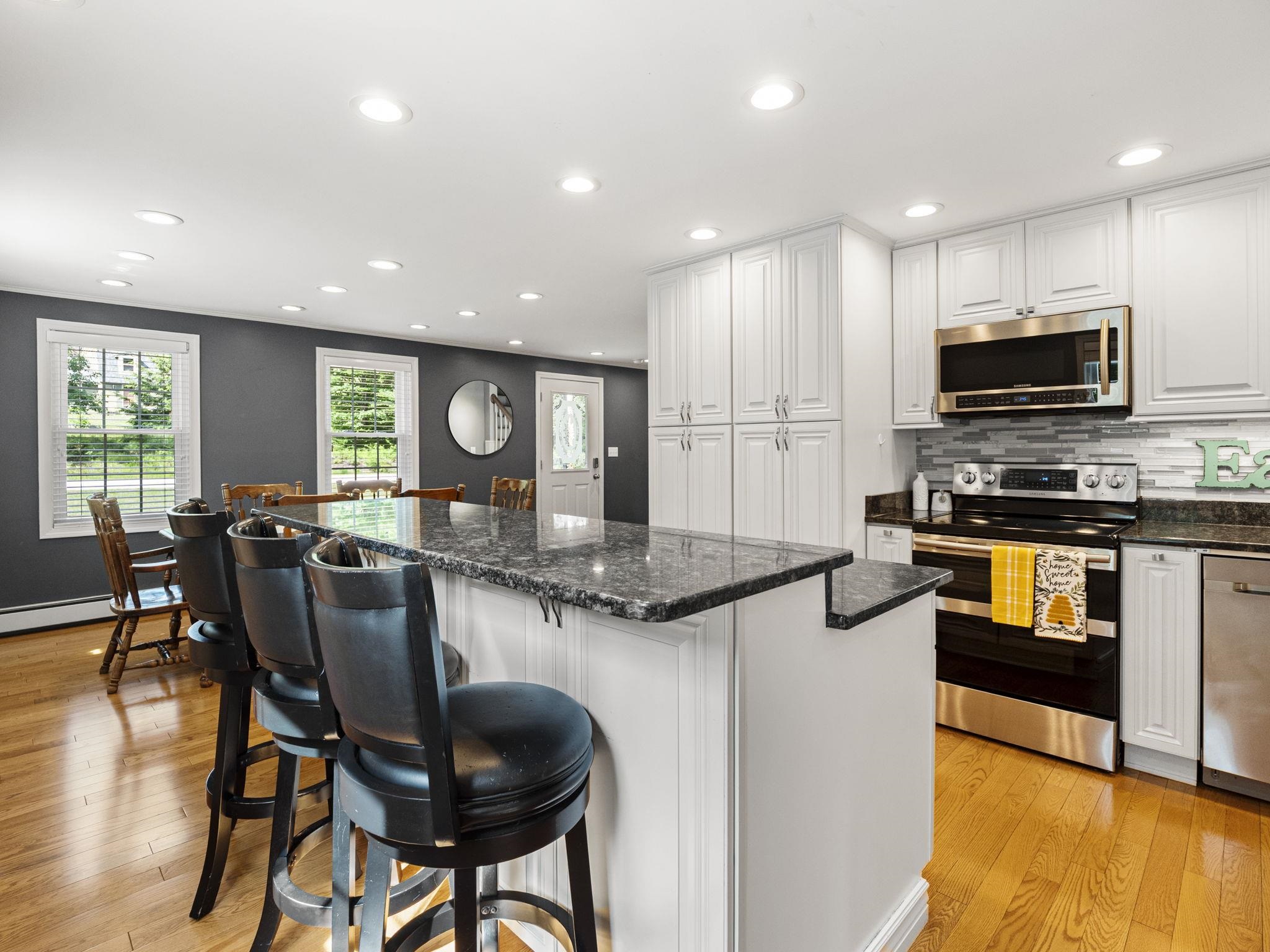 Homes for sale in Bedford, NH | 44 Mcquade Brook Rd, Bedford, NH 03110 | MLS# 5047629