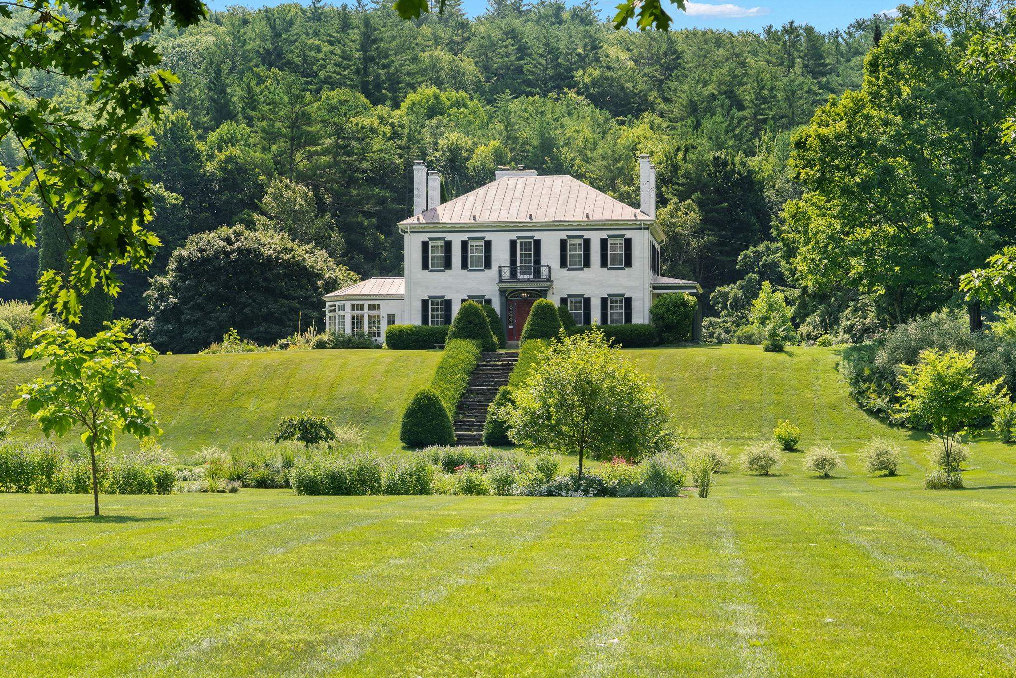 ORFORD NH Home for sale $$2,850,000 | $489 per sq.ft.