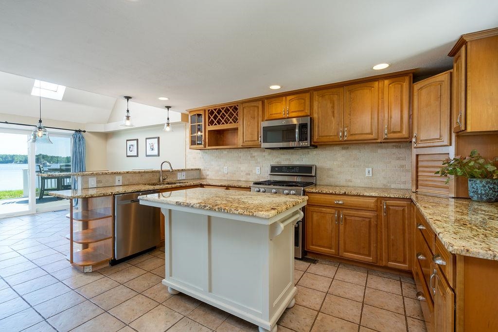 Homes for sale in Dover, NH | 27 Wentworth Ter, Dover, NH 03820 | MLS# 5048385