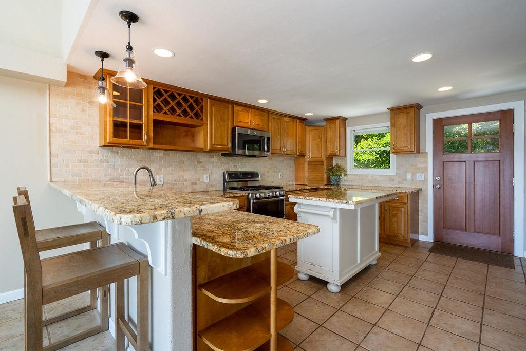 Homes for sale in Dover, NH | 27 Wentworth Ter, Dover, NH 03820 | MLS# 5048385