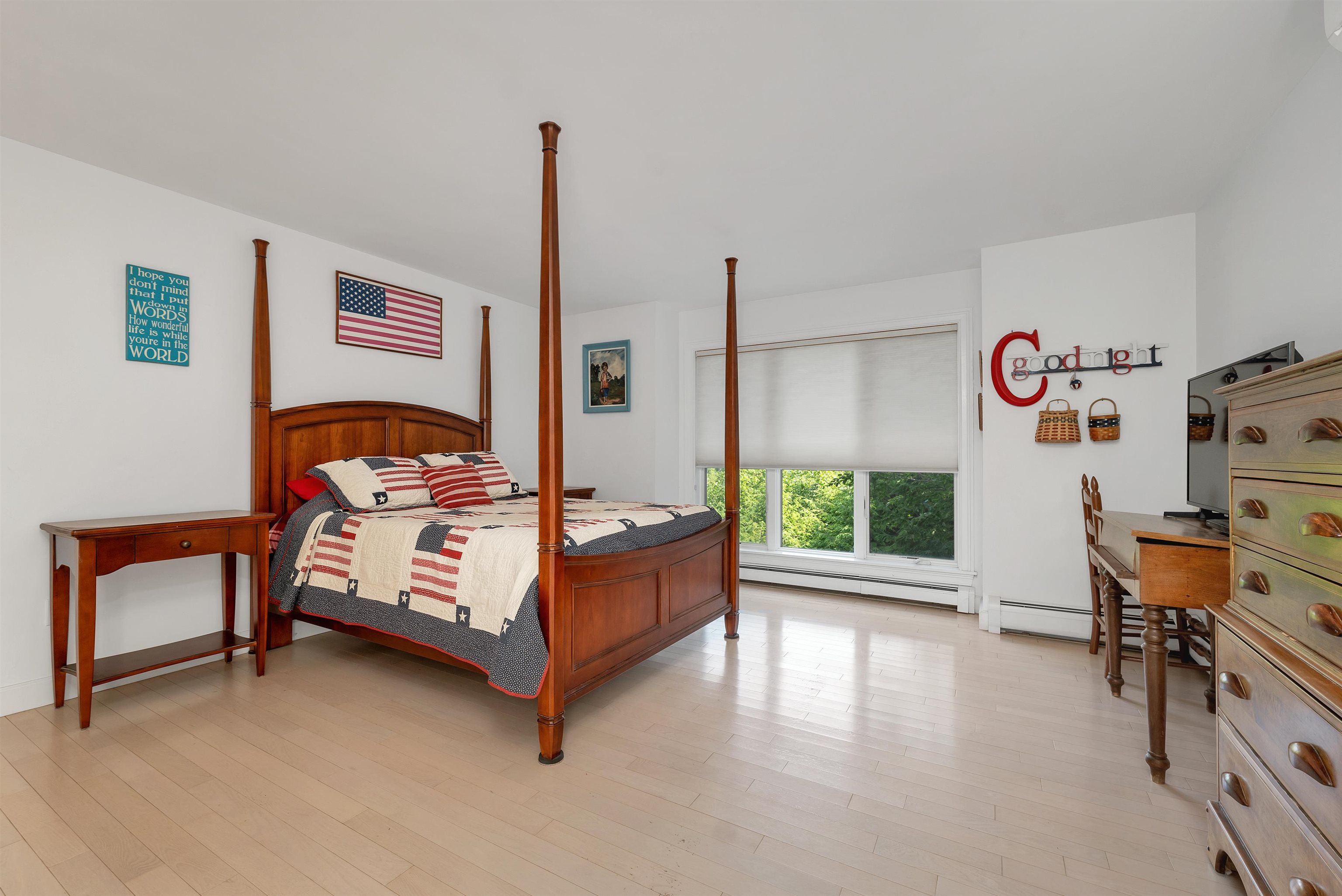 58 Kearsarge Rd, New London, NH 03257