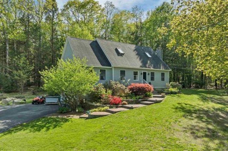 MLS 5048469: 93 Birch Road, Chester NH