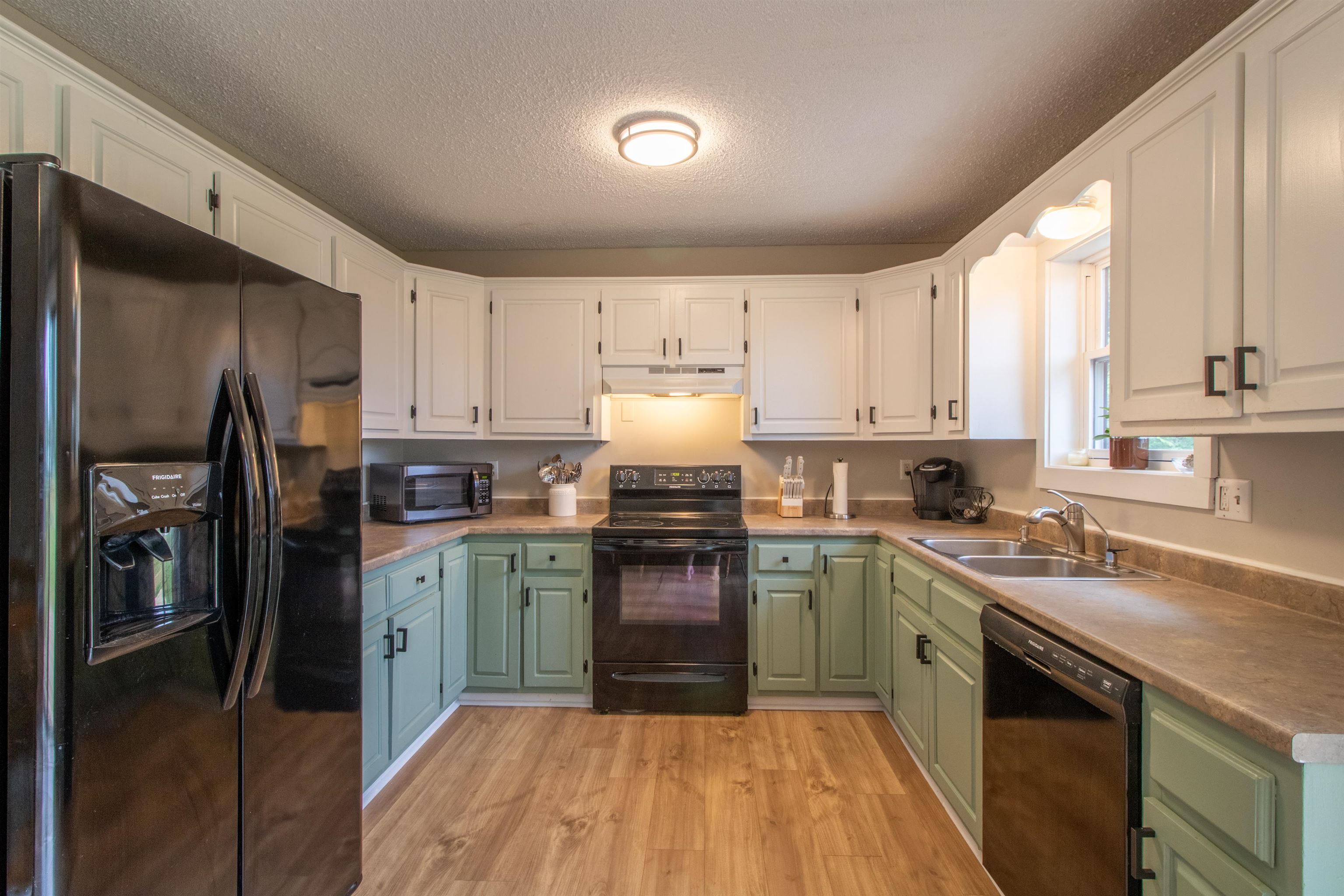 Homes for sale in Derby, VT | 287 Lakeview Dr, Derby, VT 05829 | MLS# 5048543