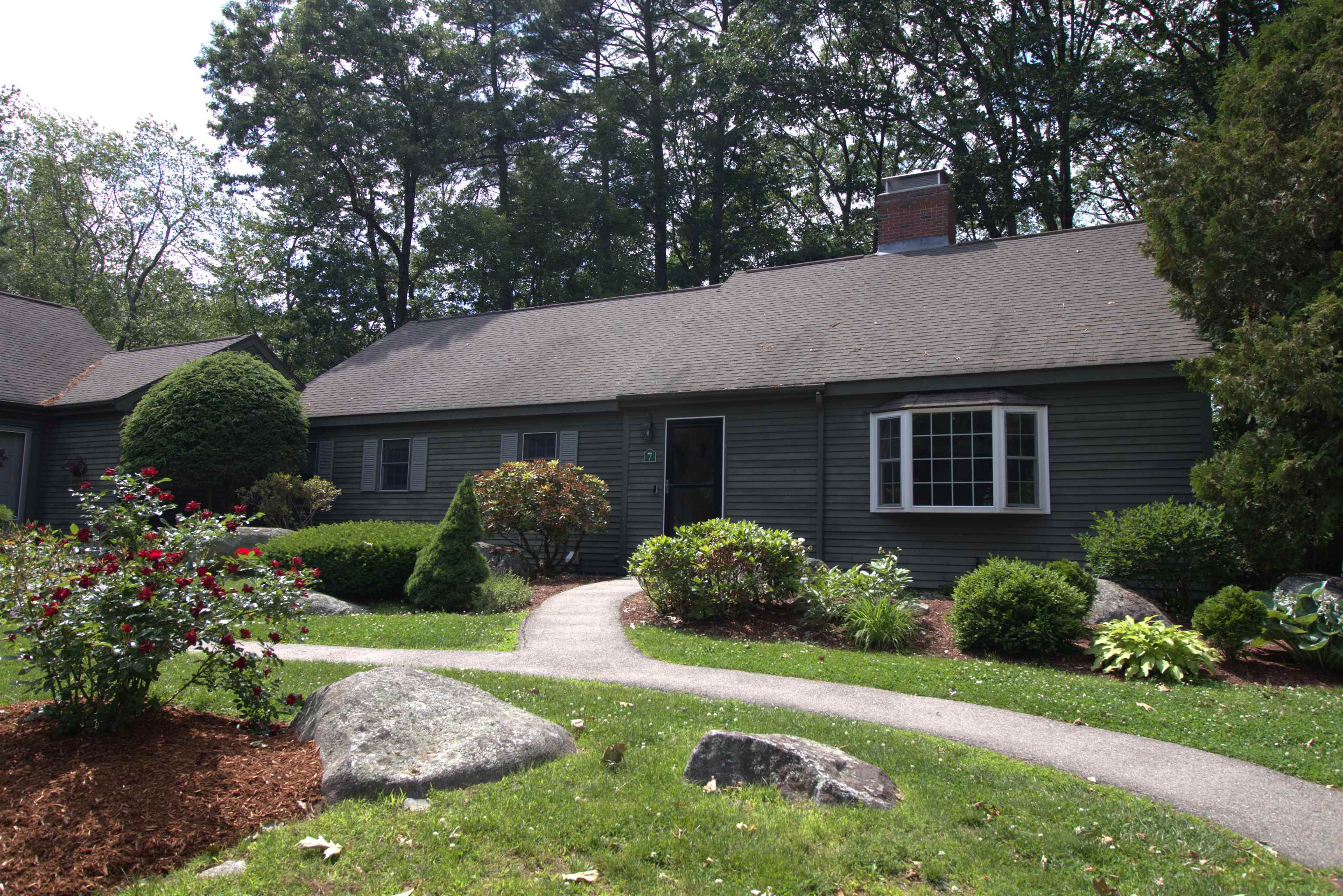 MLS 5048620: 7 Minuteman Lane, Exeter NH