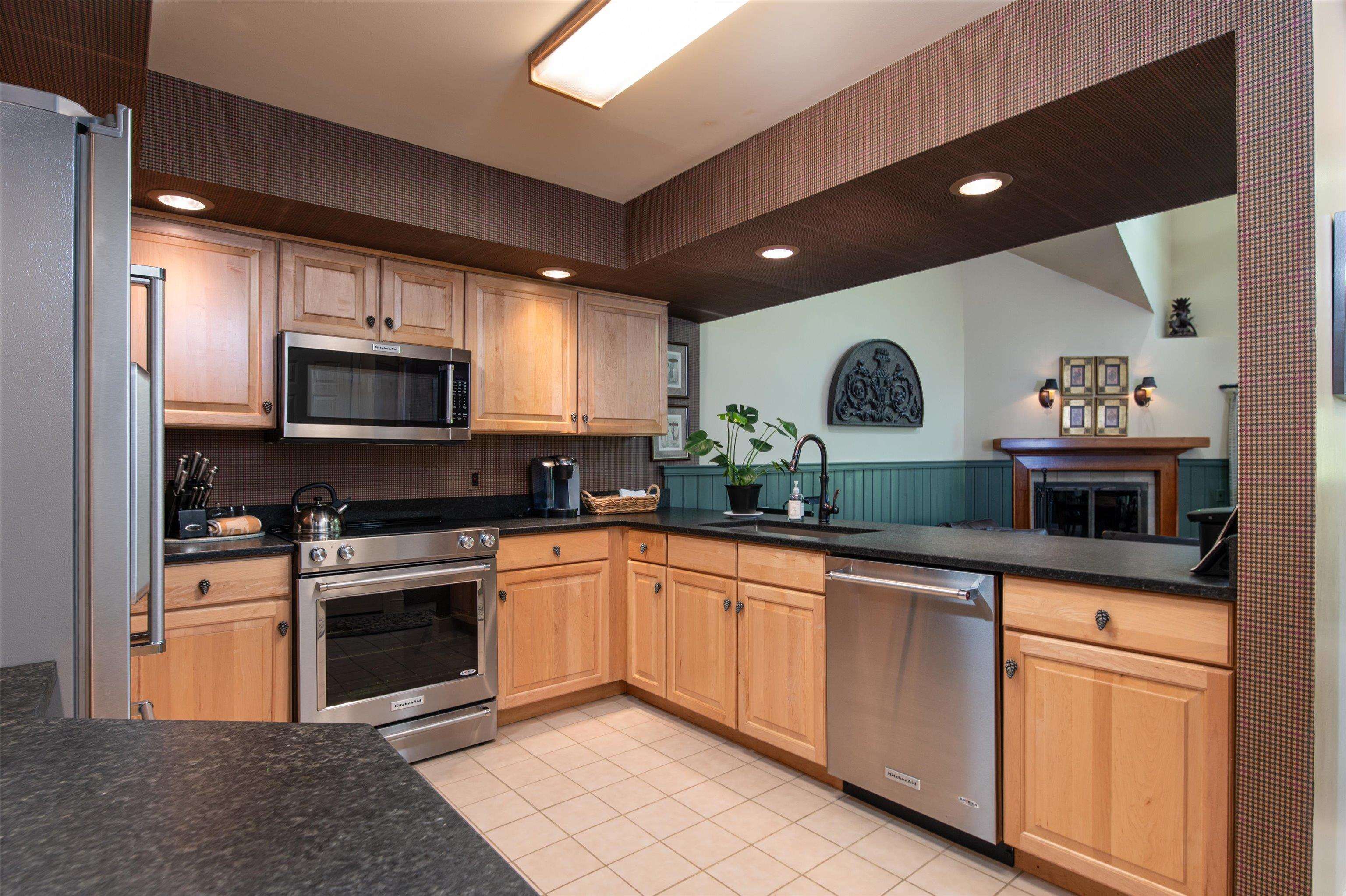 Updated kitchen w/newer appliances and soapstone counters 23533962