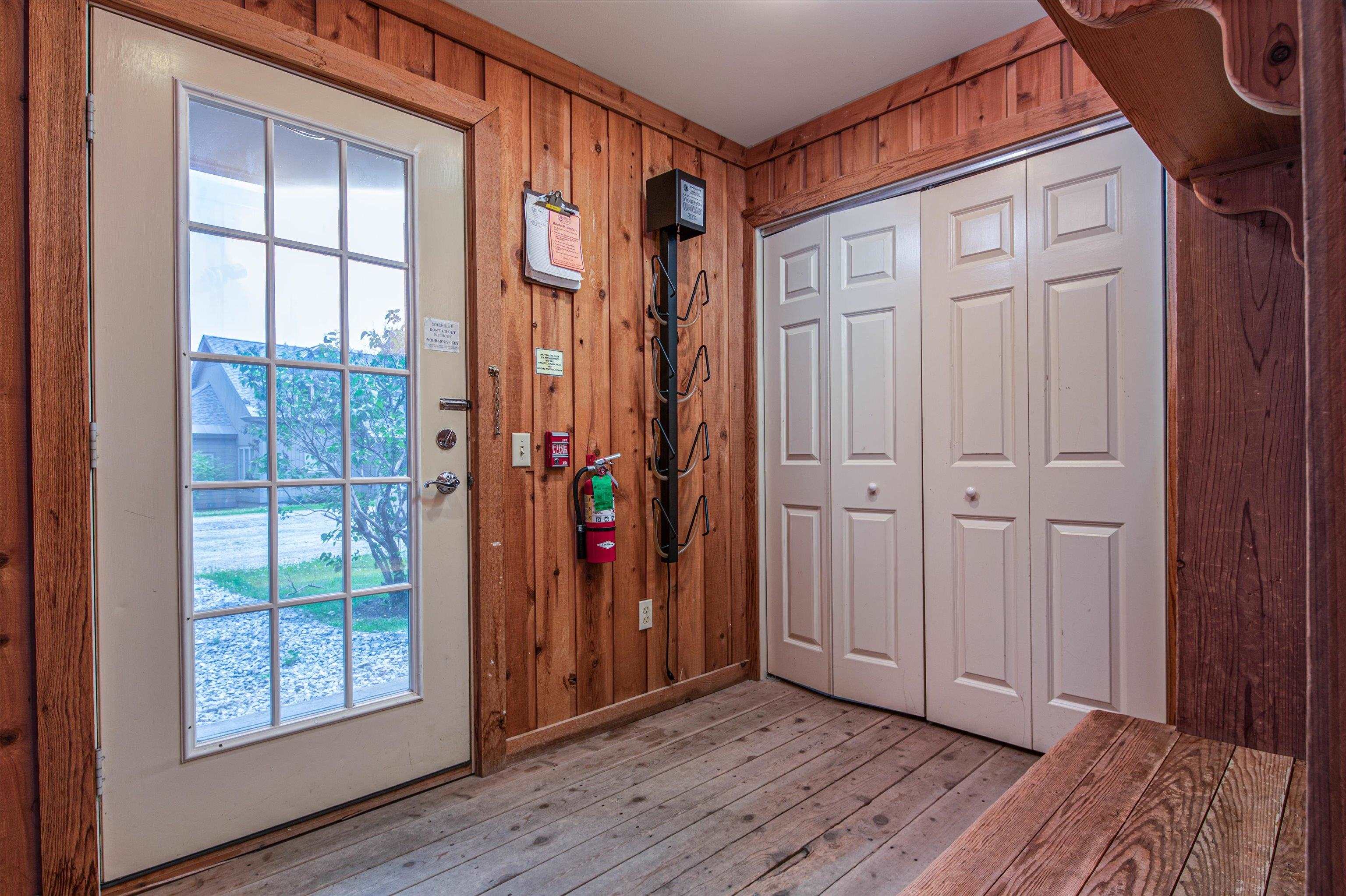 Practical & spacious mudroom entry 23533916