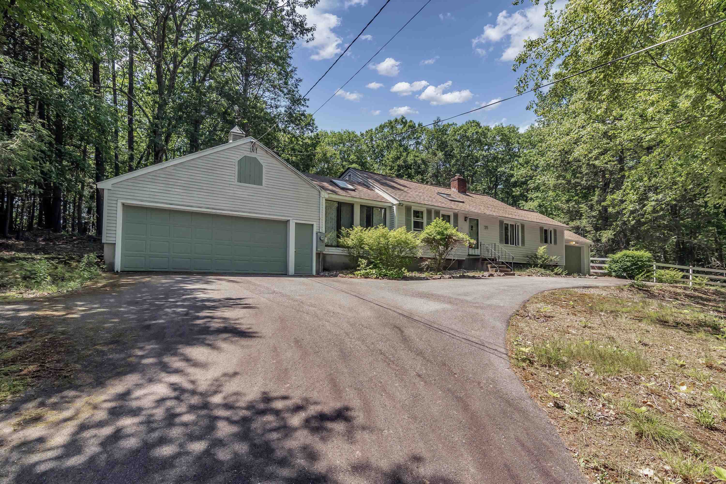 MLS 5048870: 35 Royal Range Road, Sandown NH