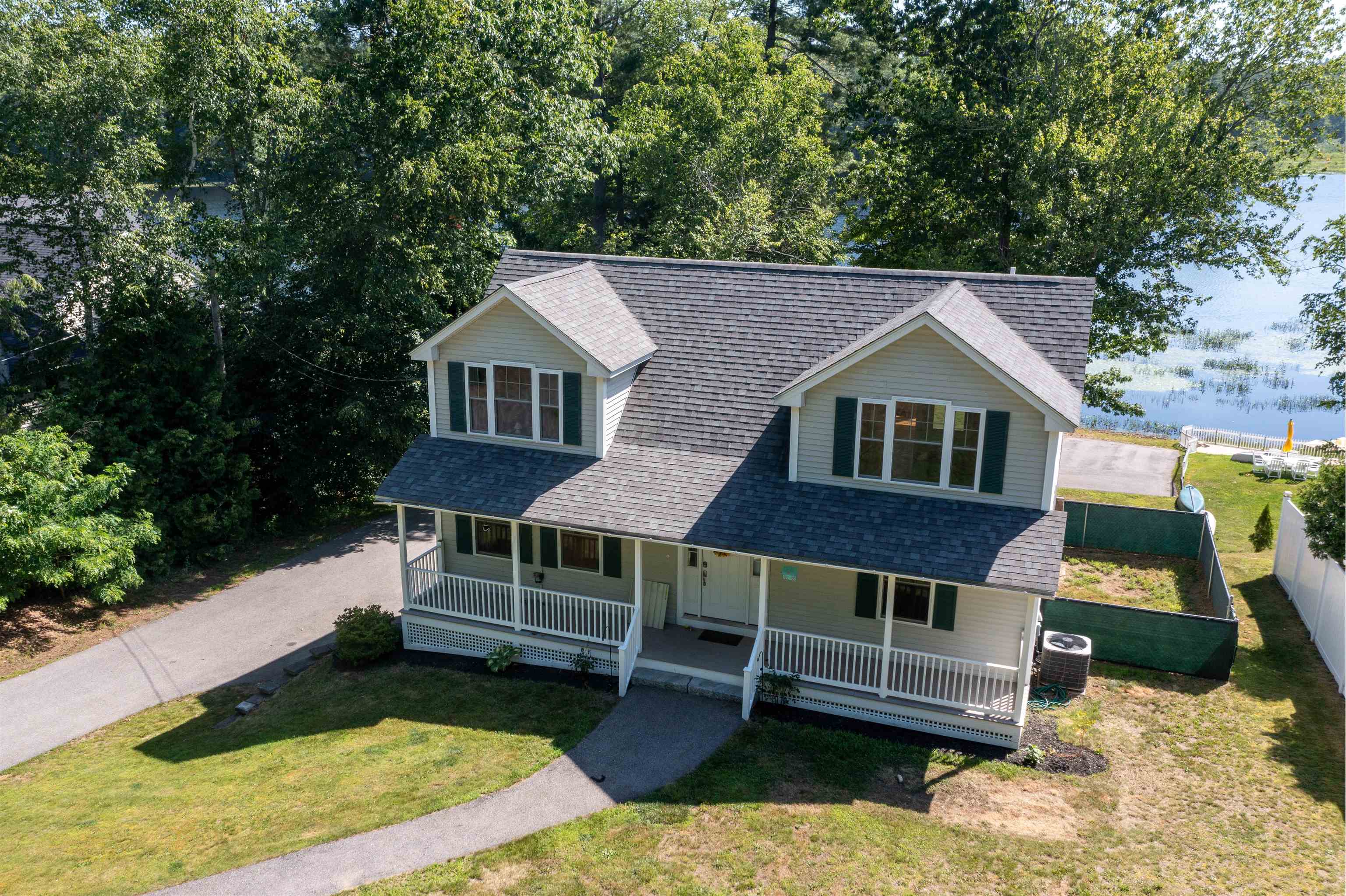 MLS 5048890: 207 LONG POND Road, Danville NH