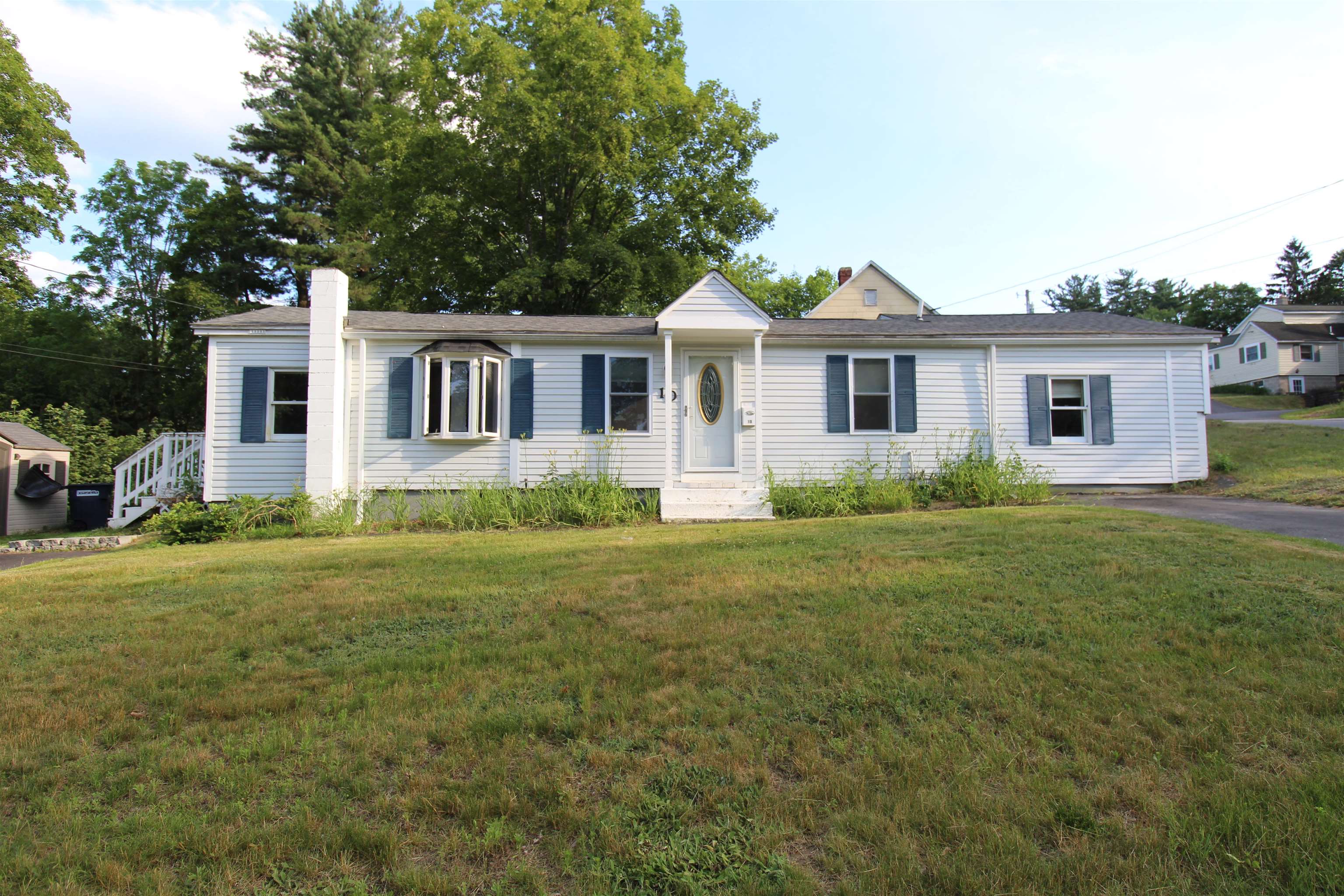MLS 5049093: 10 Beacon Street, Derry NH