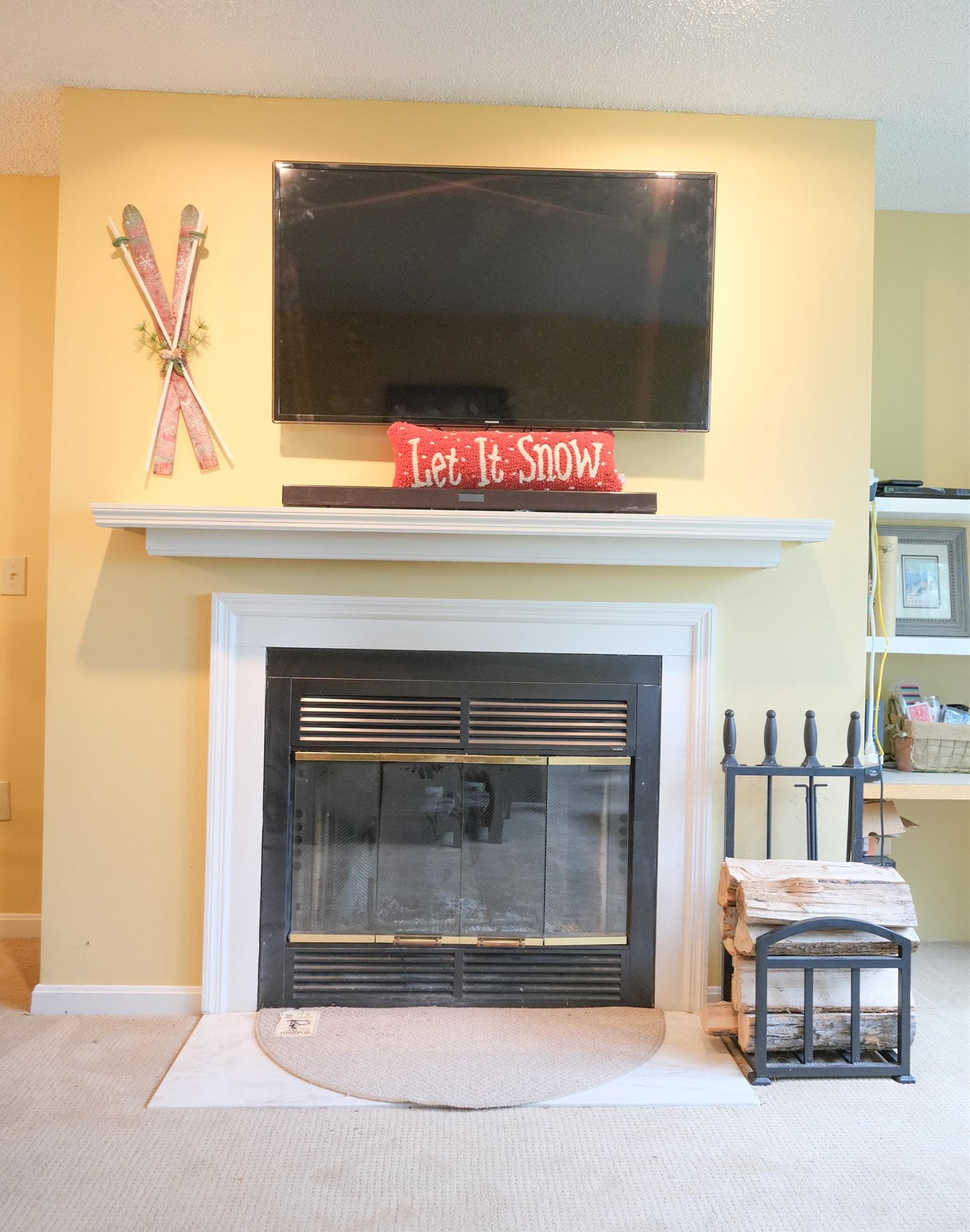 Wood burning fireplace 23567471