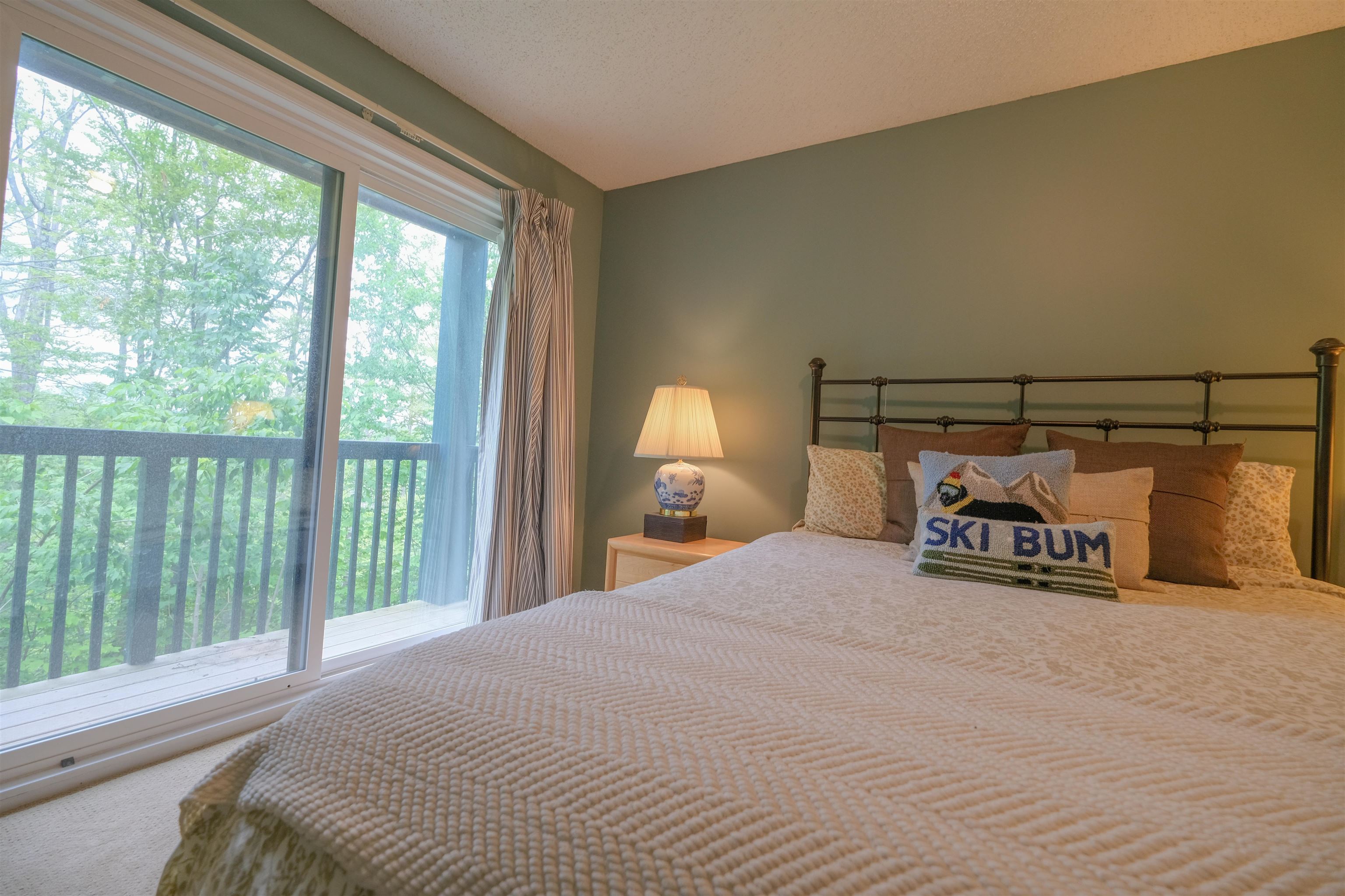 Bedroom #1 with access to the balcony 23567384