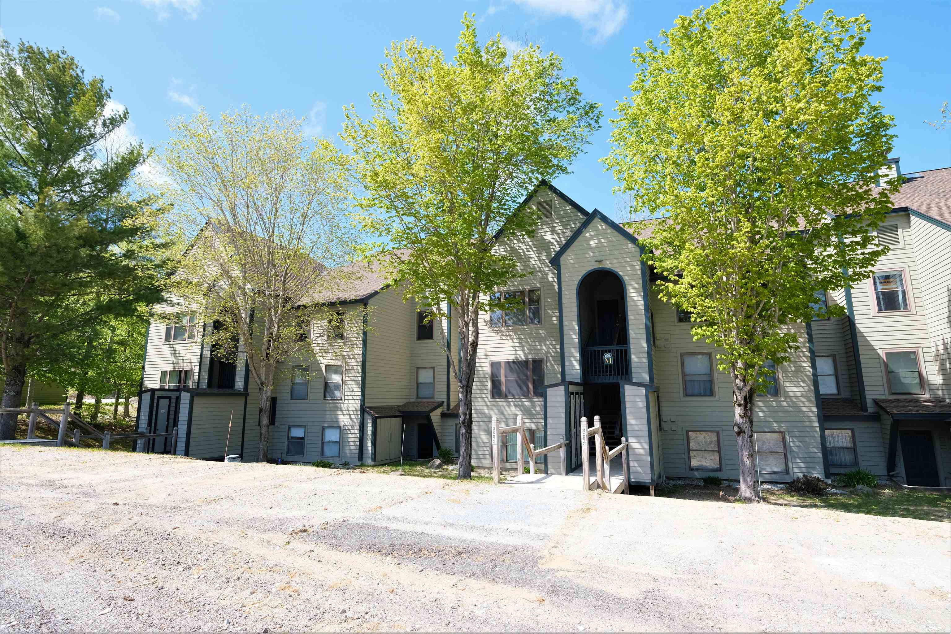 Condo Exterior 23540893