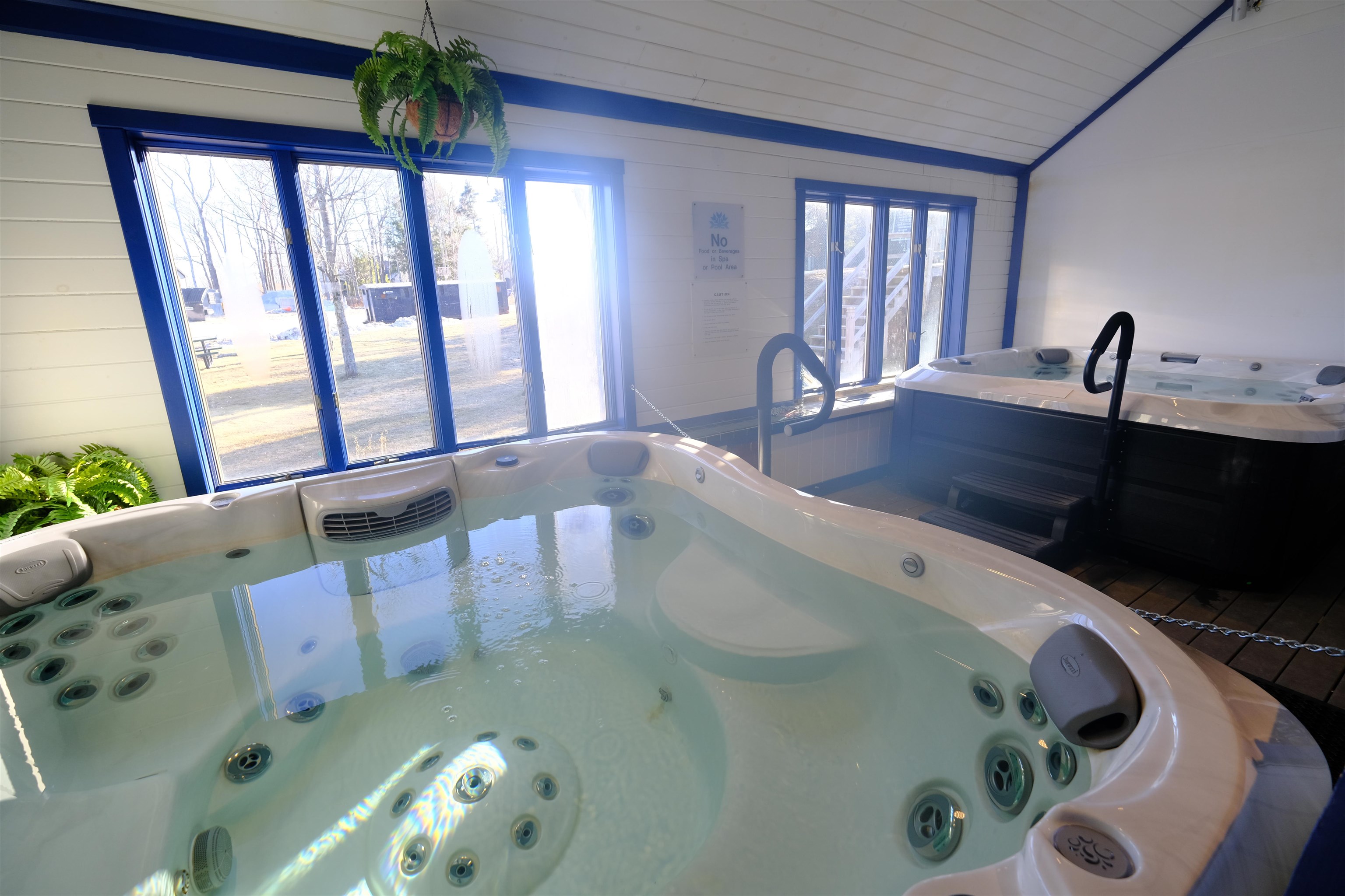 Indoor Hot Tub 23508148