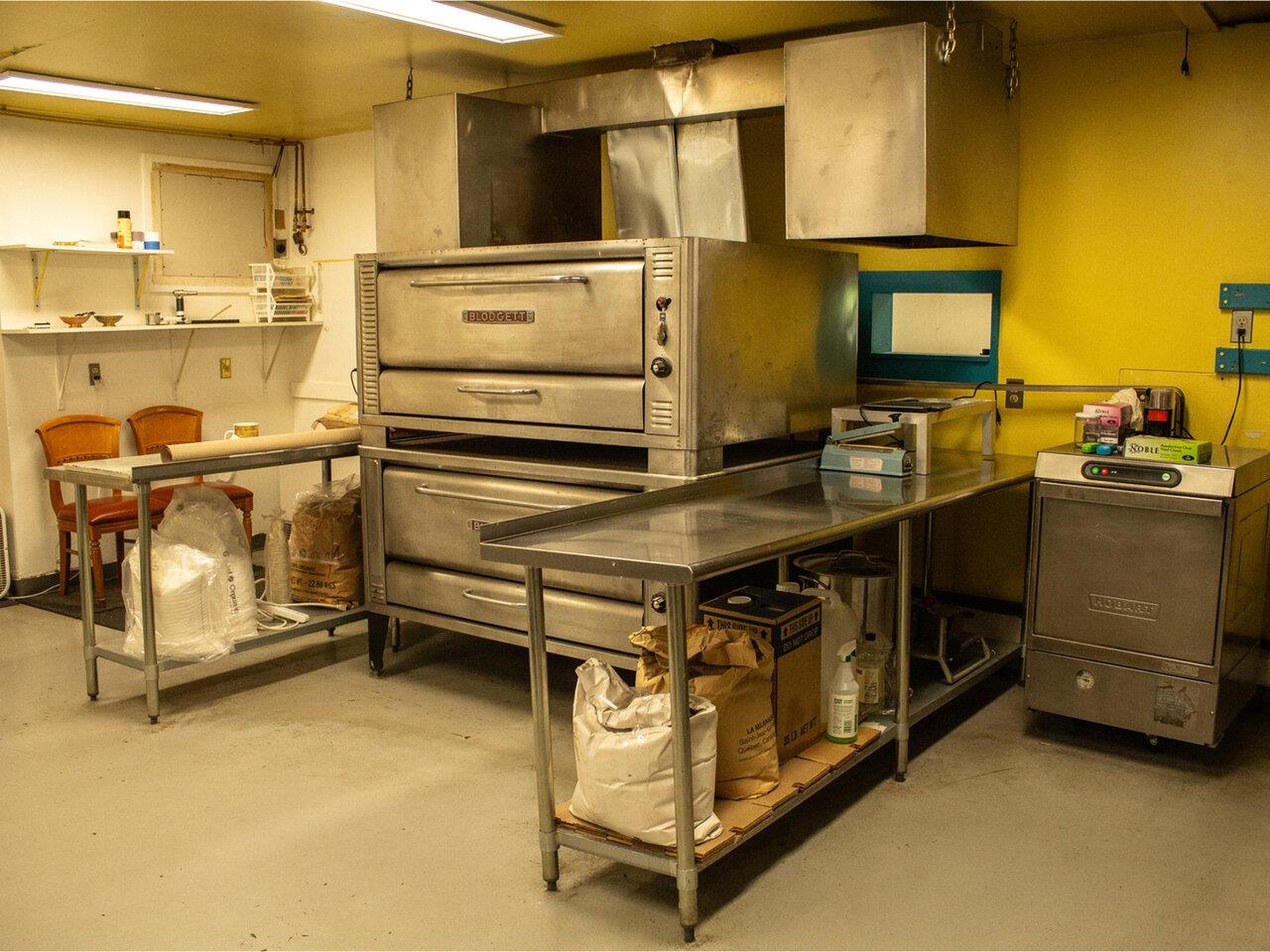 Commercial pizza ovens