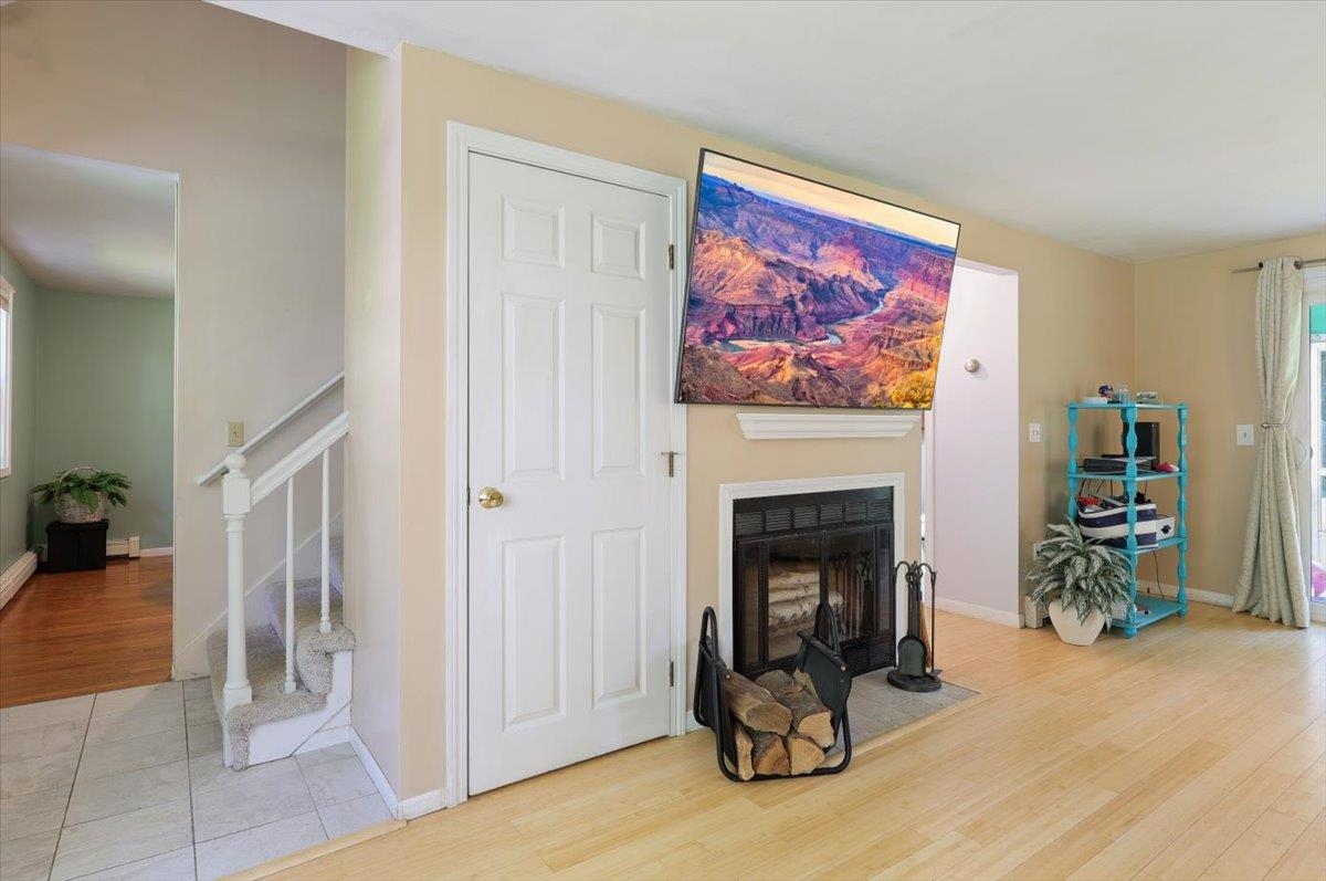 Homes for sale in Londonderry, NH | 111 Winterwood Dr, Londonderry, NH 03053 | MLS# 5049409