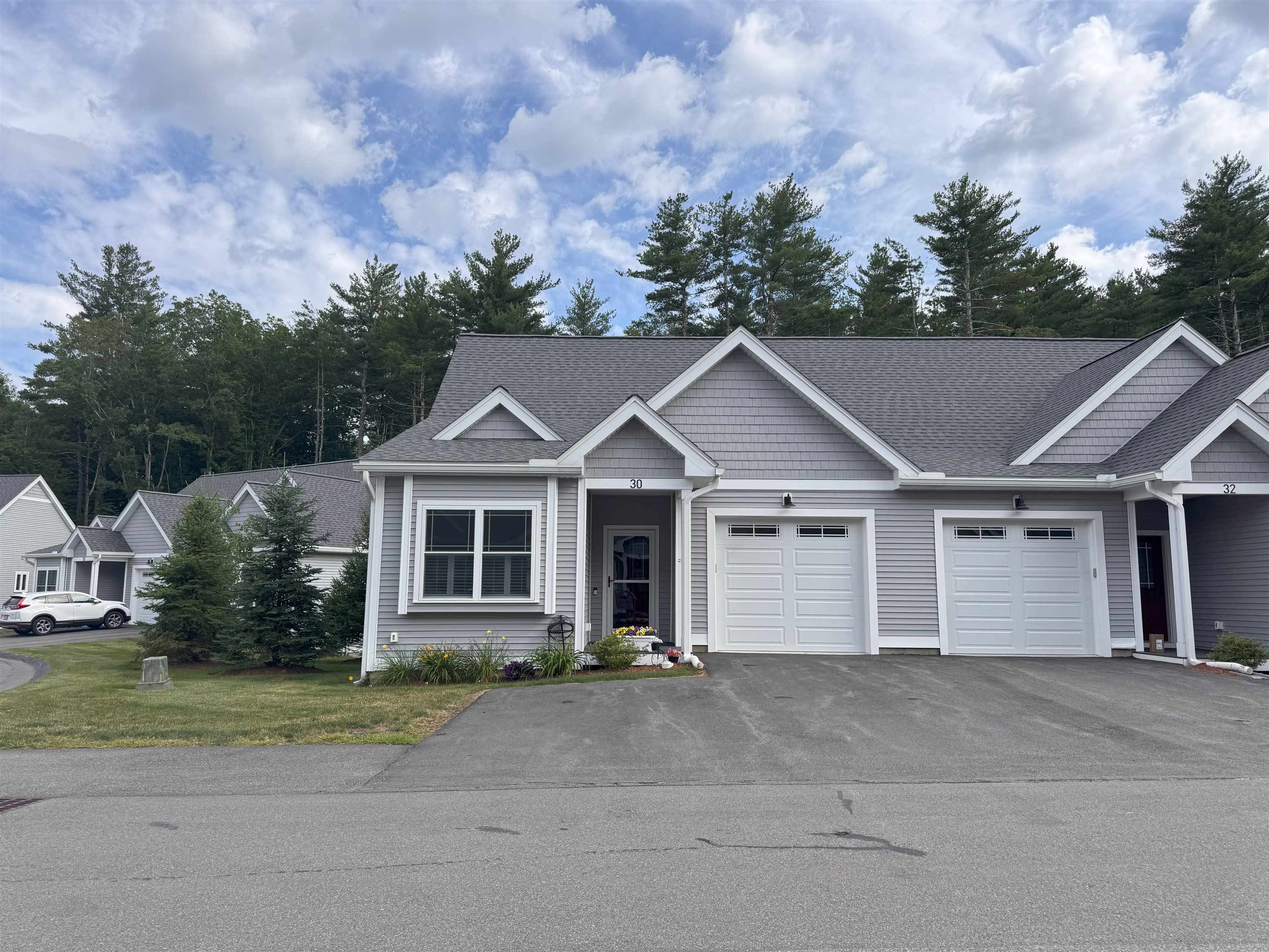 MLS 5049844: 30 Abenaki Circle, Merrimack NH