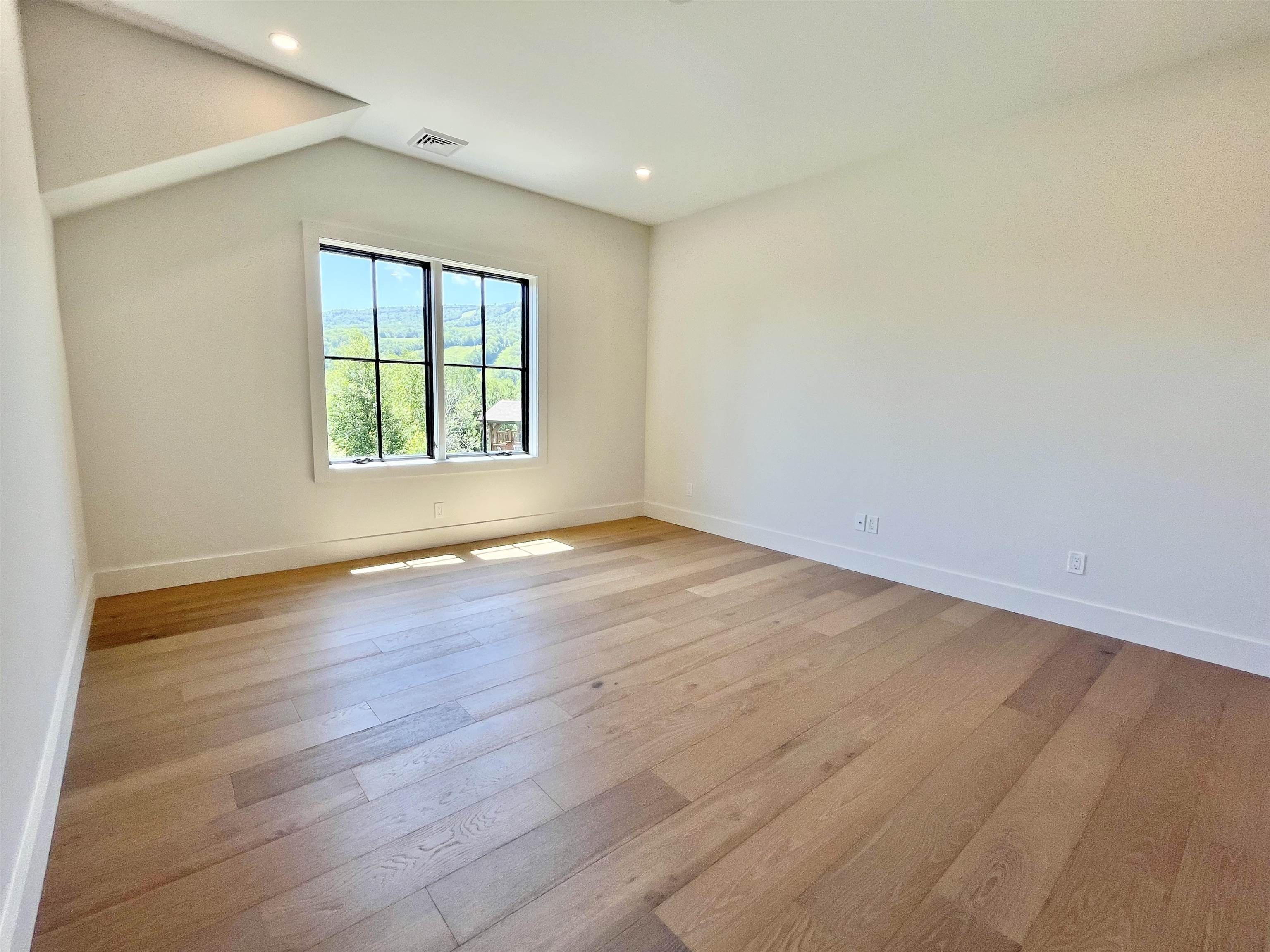 MLS #5049914 image #24