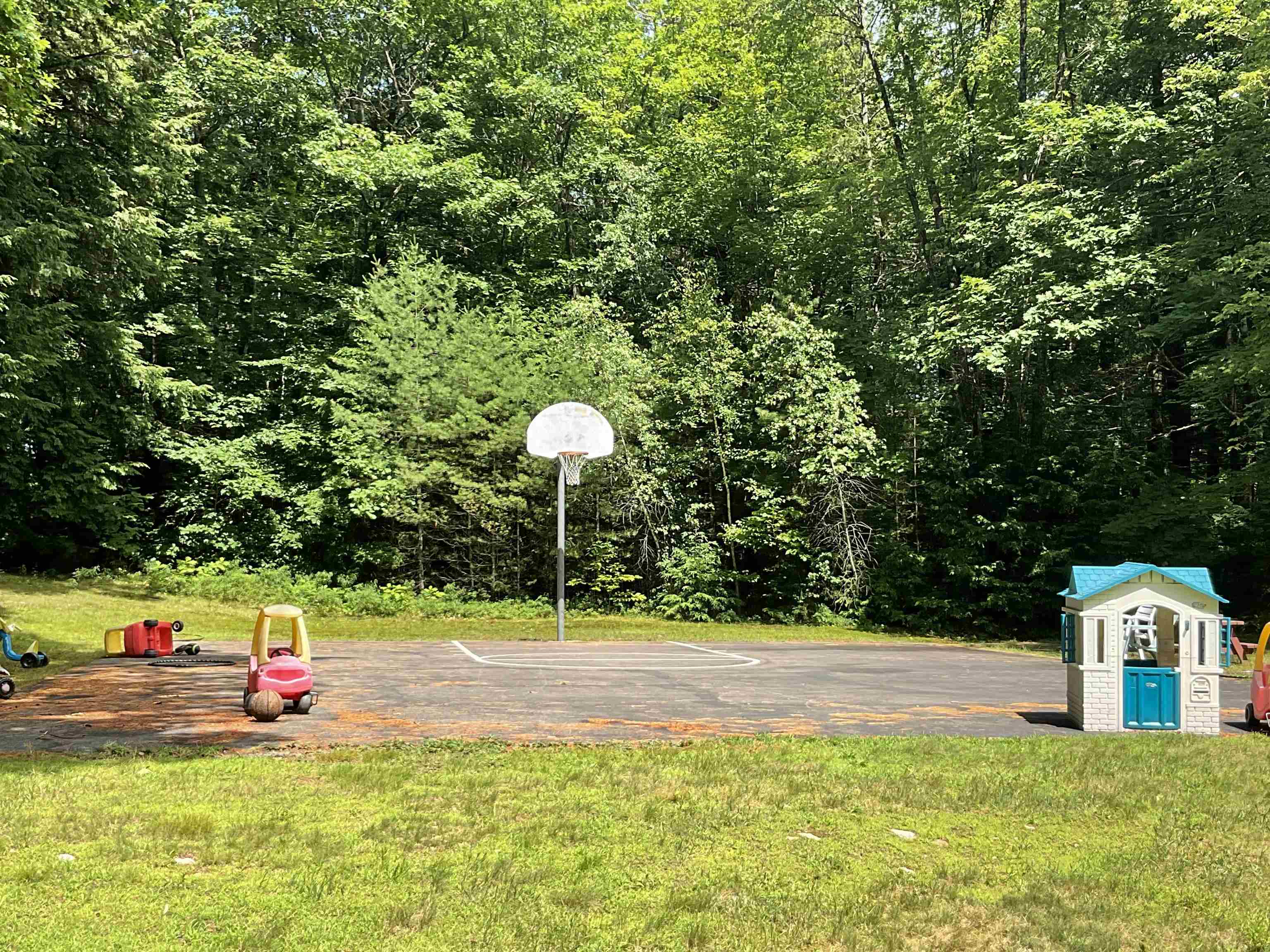 19 Saco St, Conway, NH 03813