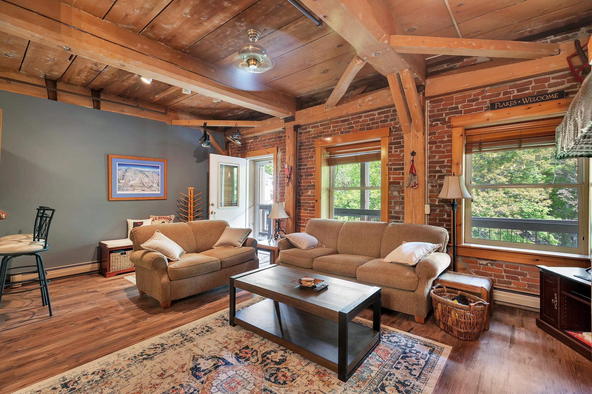 Beautiful and unique woodwork 23302375