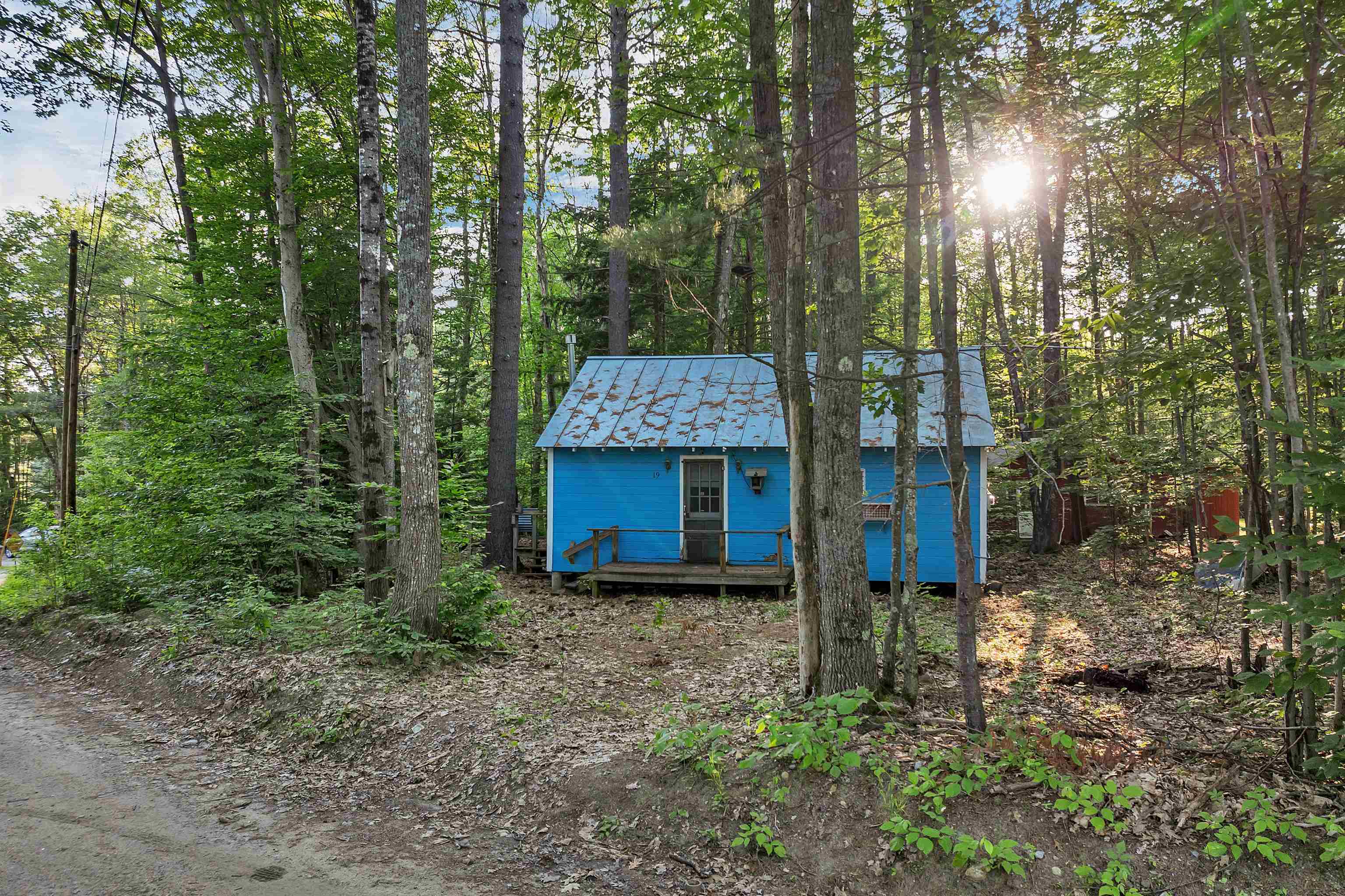 19 Sherwood Forest Dr, Canterbury, NH 03224