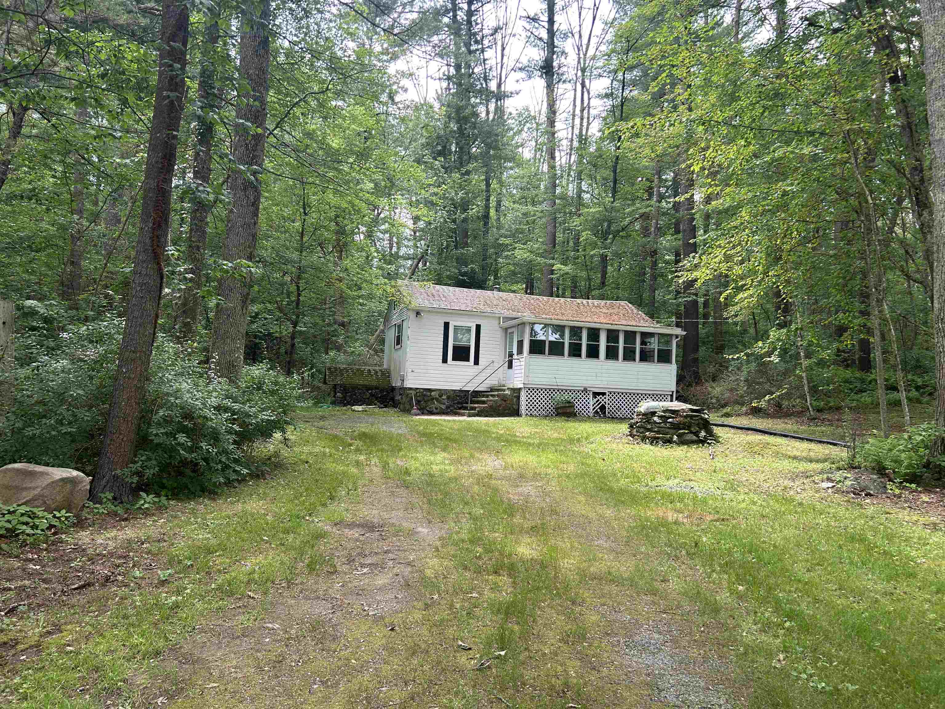 2 S Shore Dr, Pelham, NH 03076
