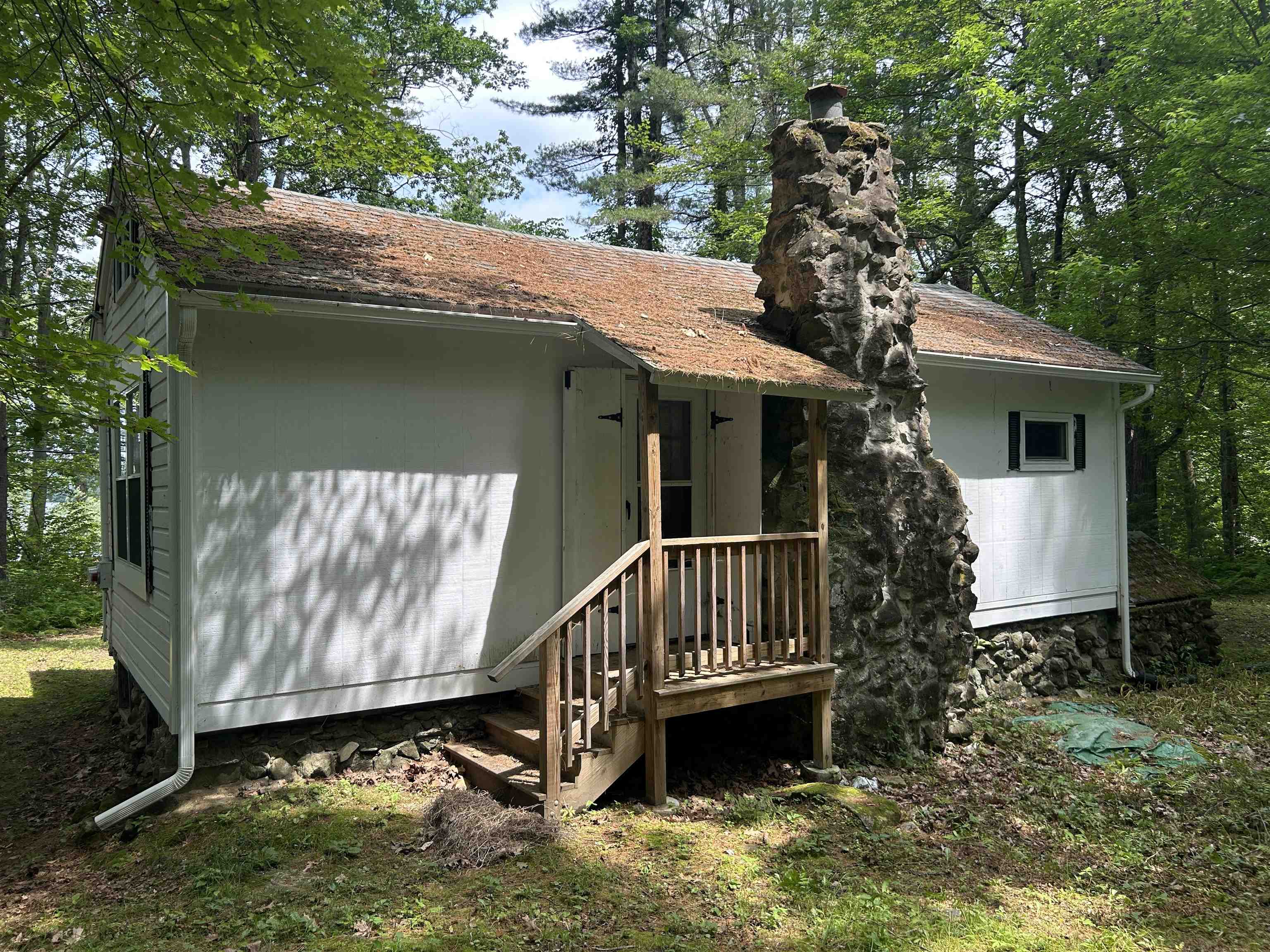 2 S Shore Dr, Pelham, NH 03076