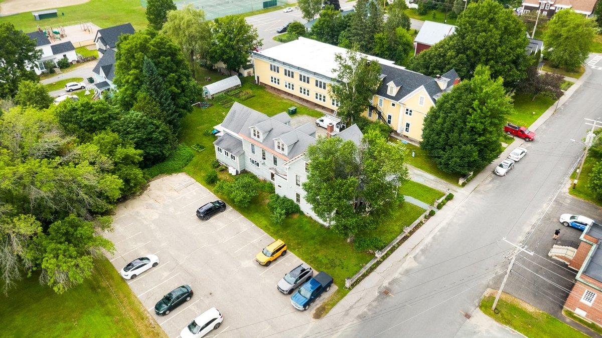 12 High St, Lancaster, NH 03584