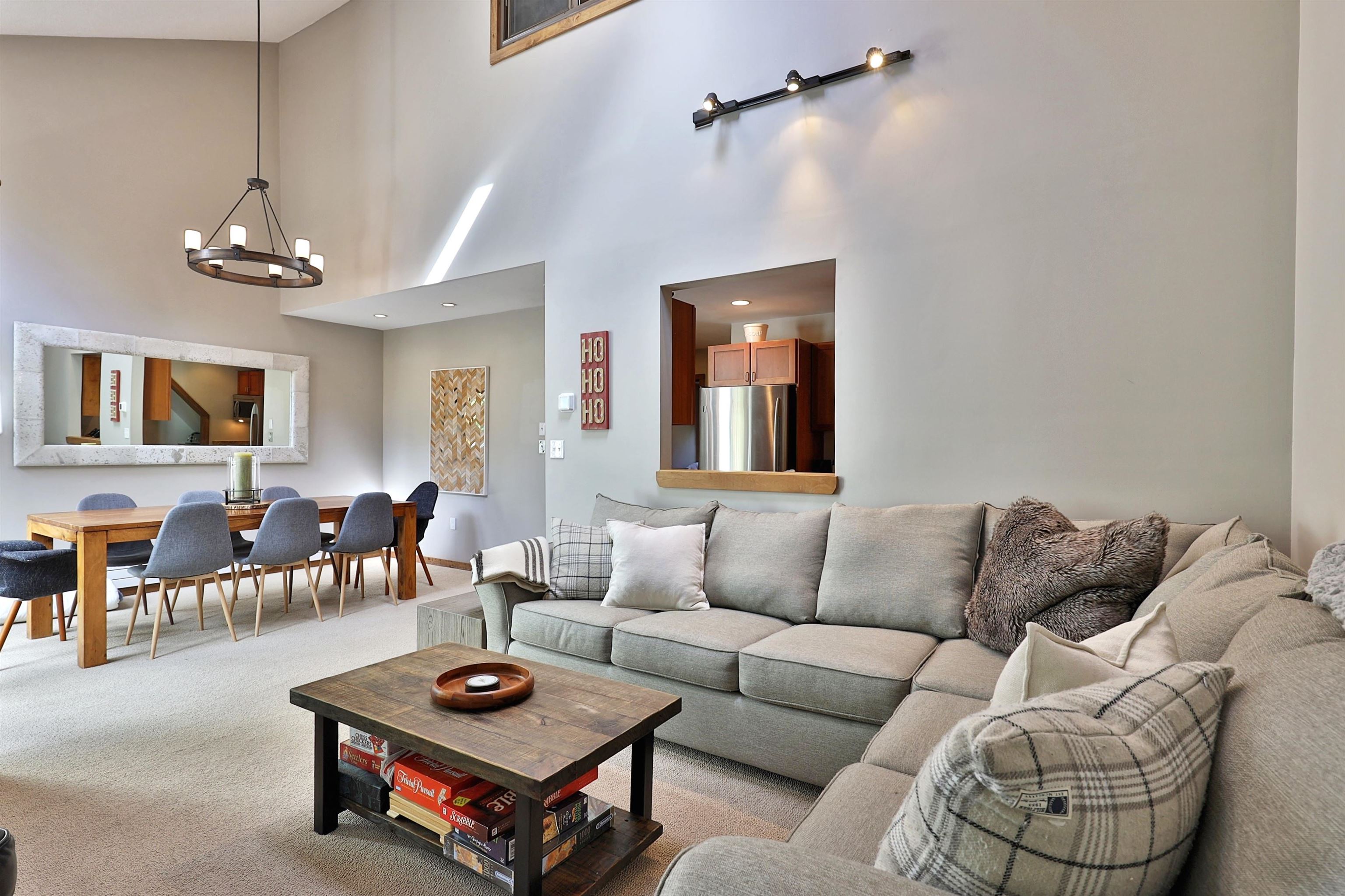 Open living design with cathedral ceiling 23618258