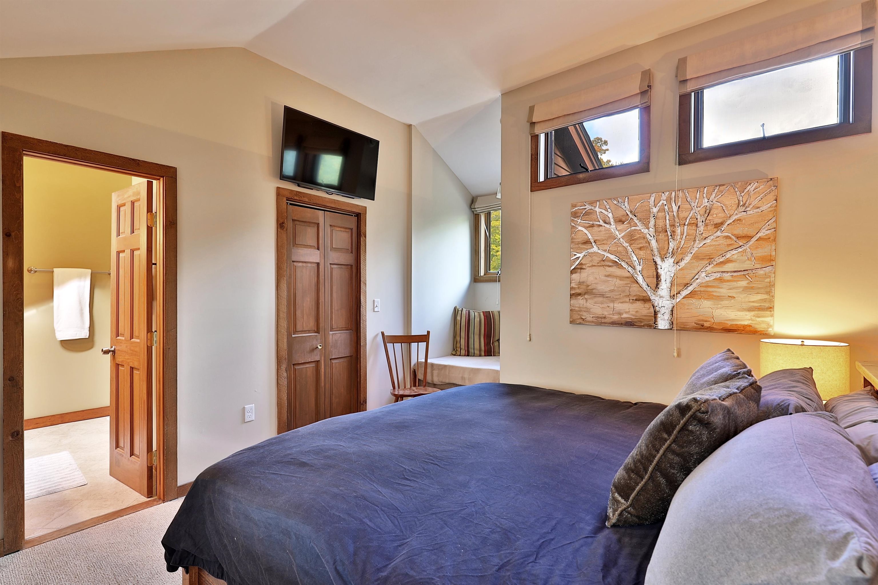 Primary bedroom suite 23618264