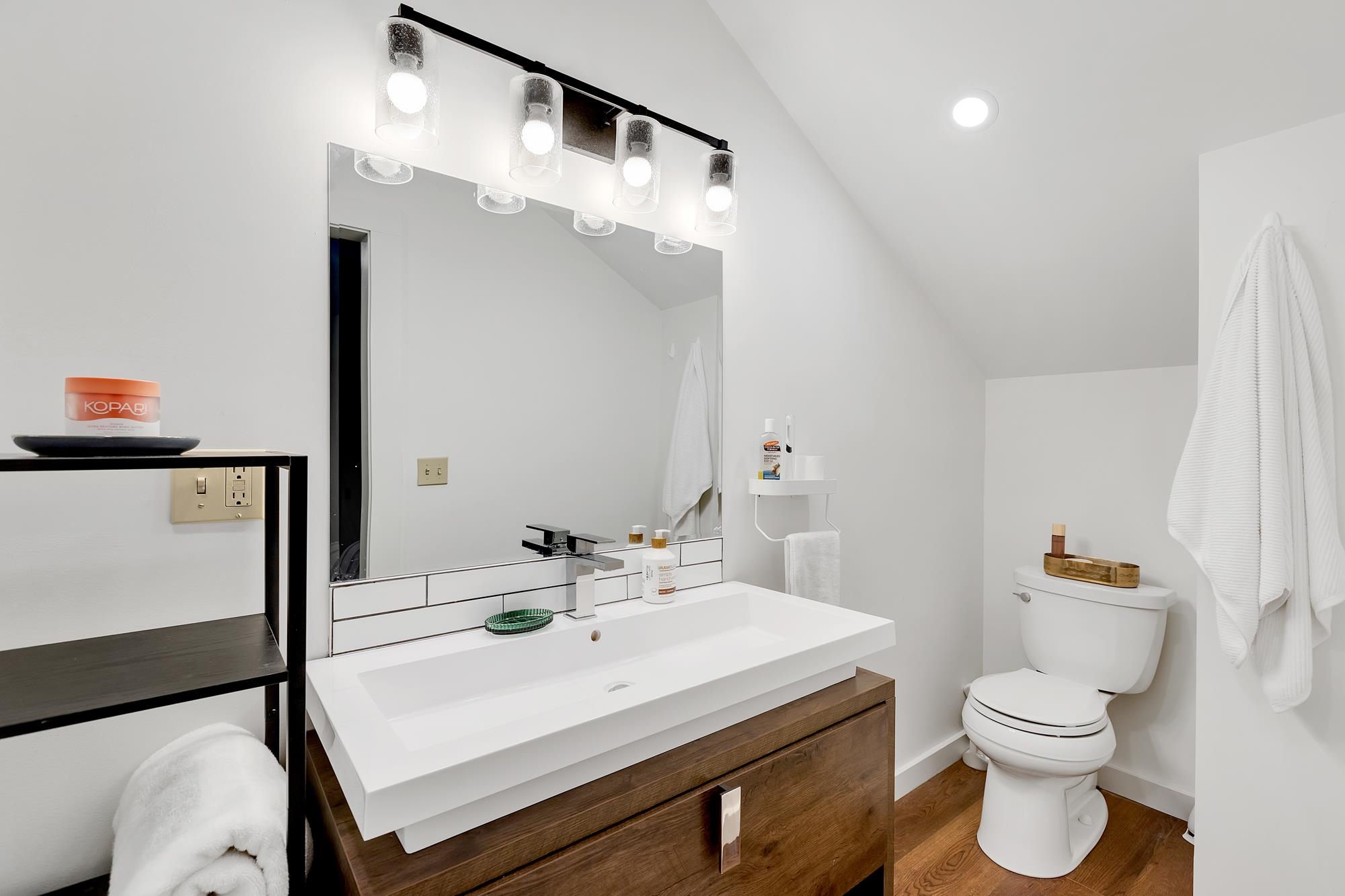 Unique Sink 23630421