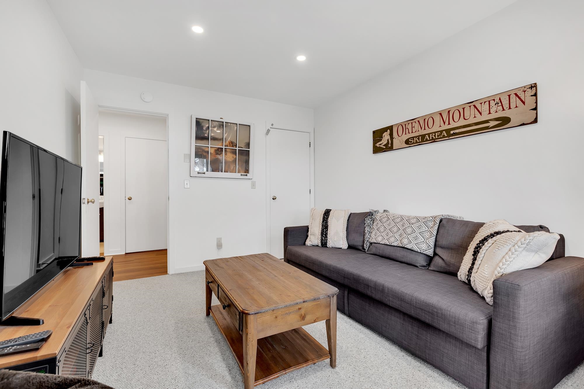 With Pull Out Couch 23630427