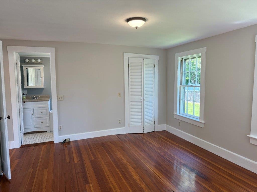 Bedroom & Bath 23557225