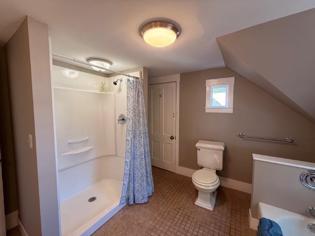 Modern Bathroom 23557265