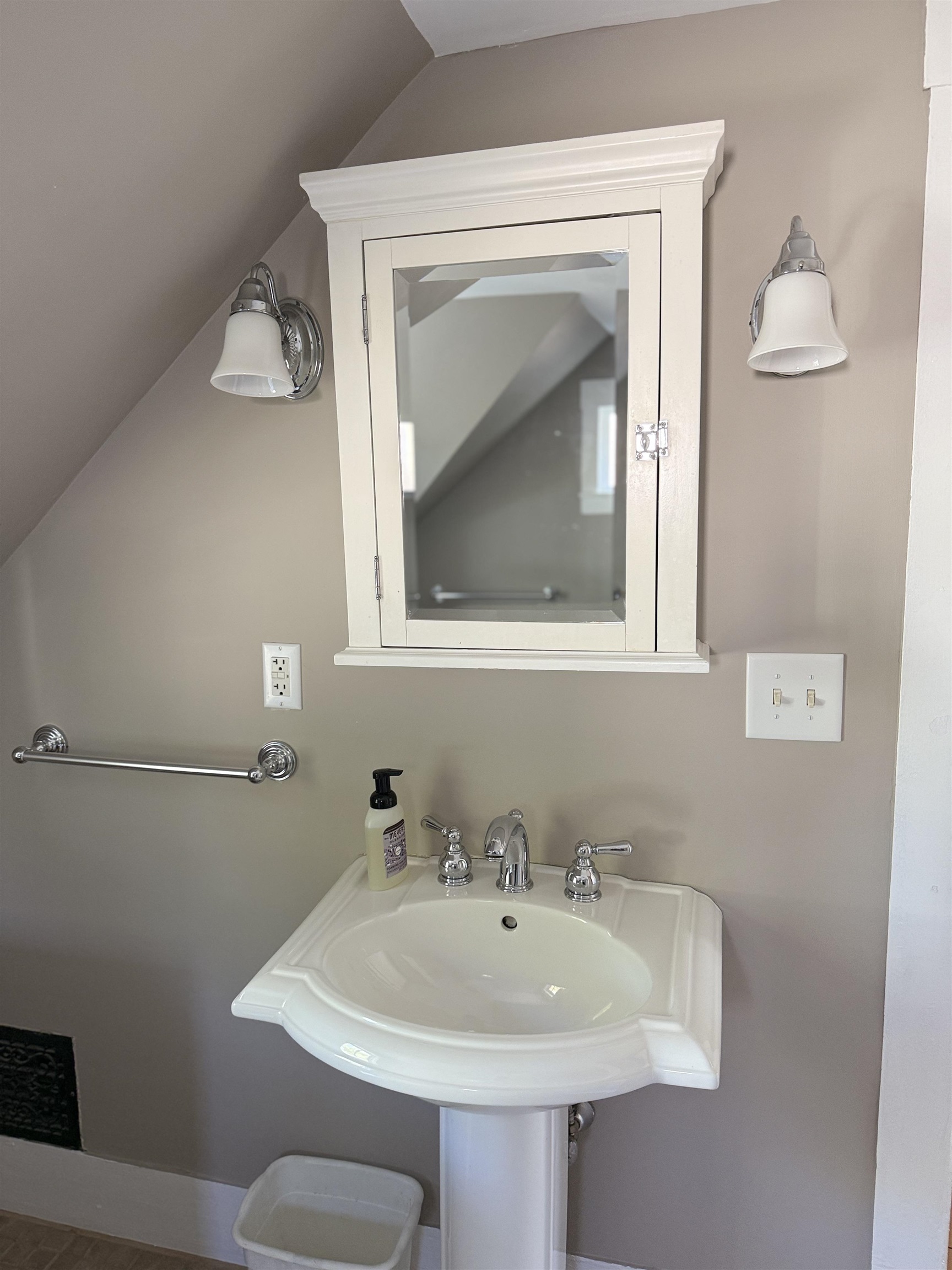 Nice Fixtures 23558213