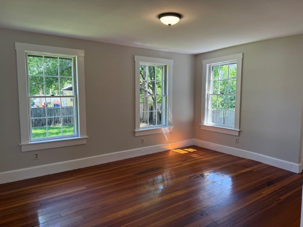 Loads Of Natural Light 23557205