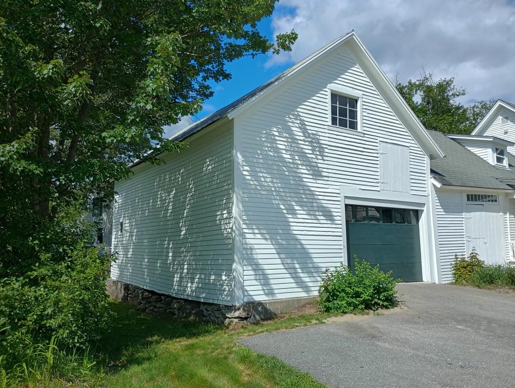 Garage/Barn/Workshop 23627805
