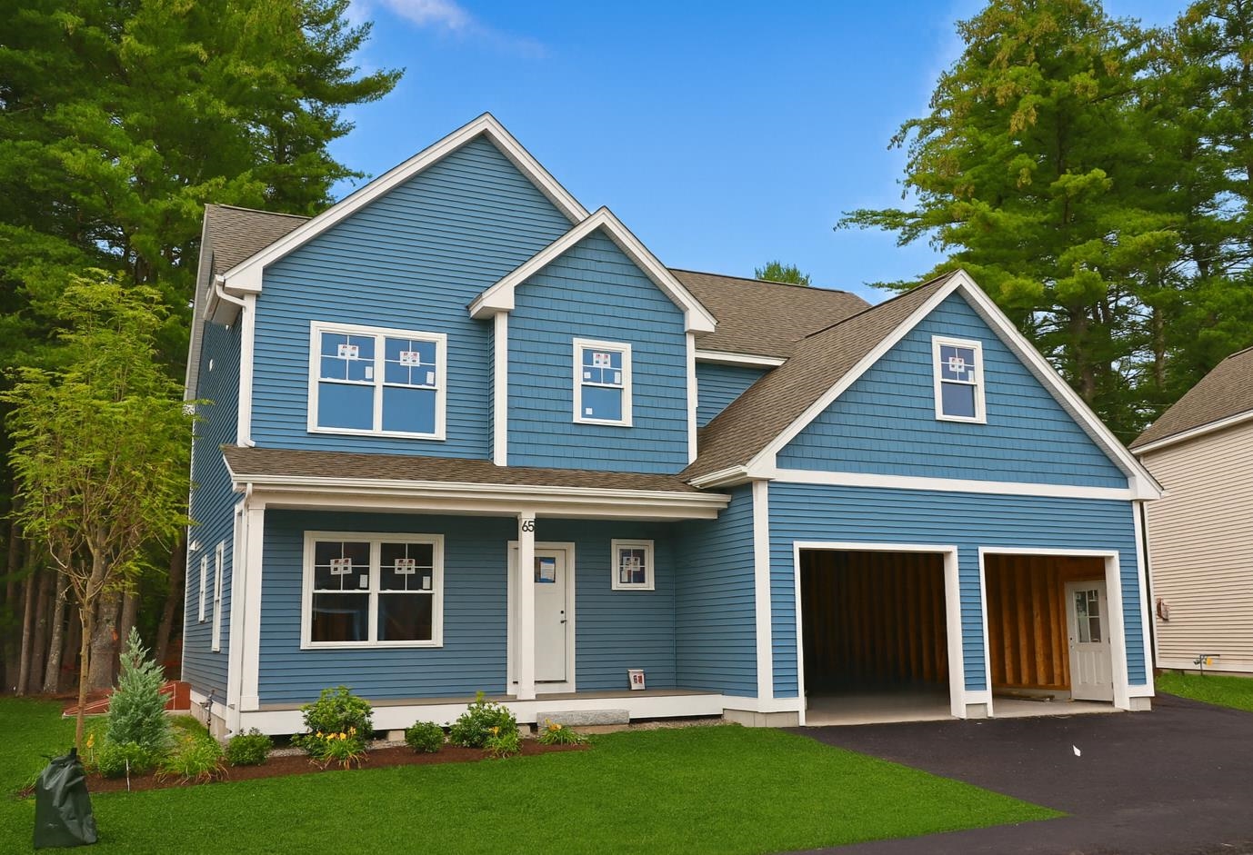 7 Doucet Ave, Nashua, NH 03062