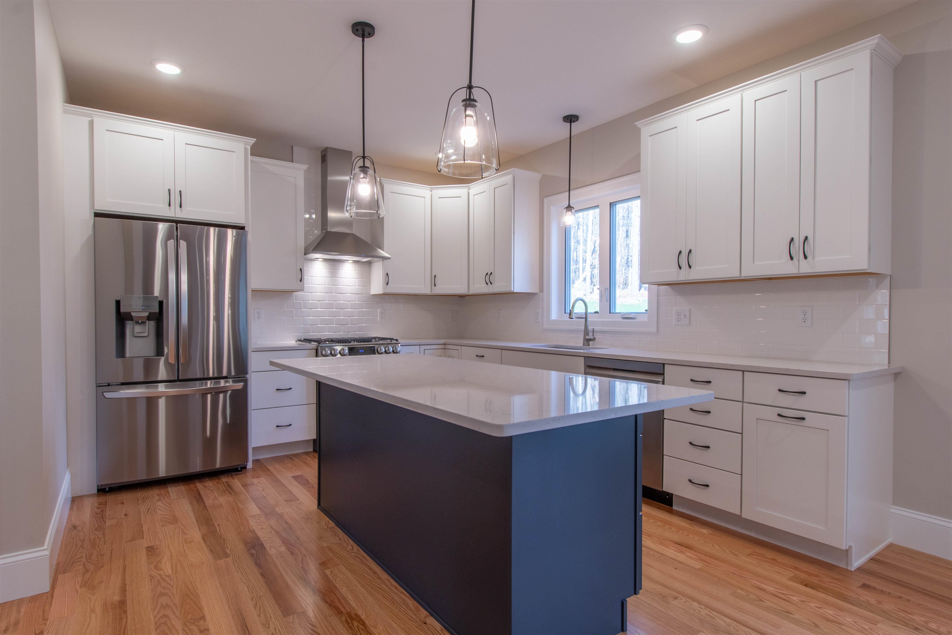 7 Doucet Ave, Nashua, NH 03062