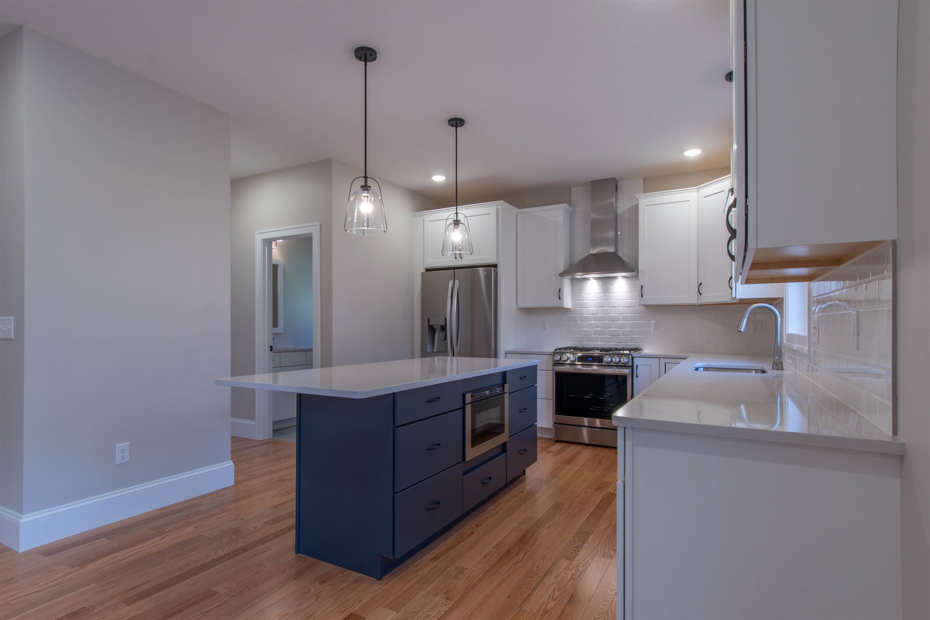 7 Doucet Ave, Nashua, NH 03062