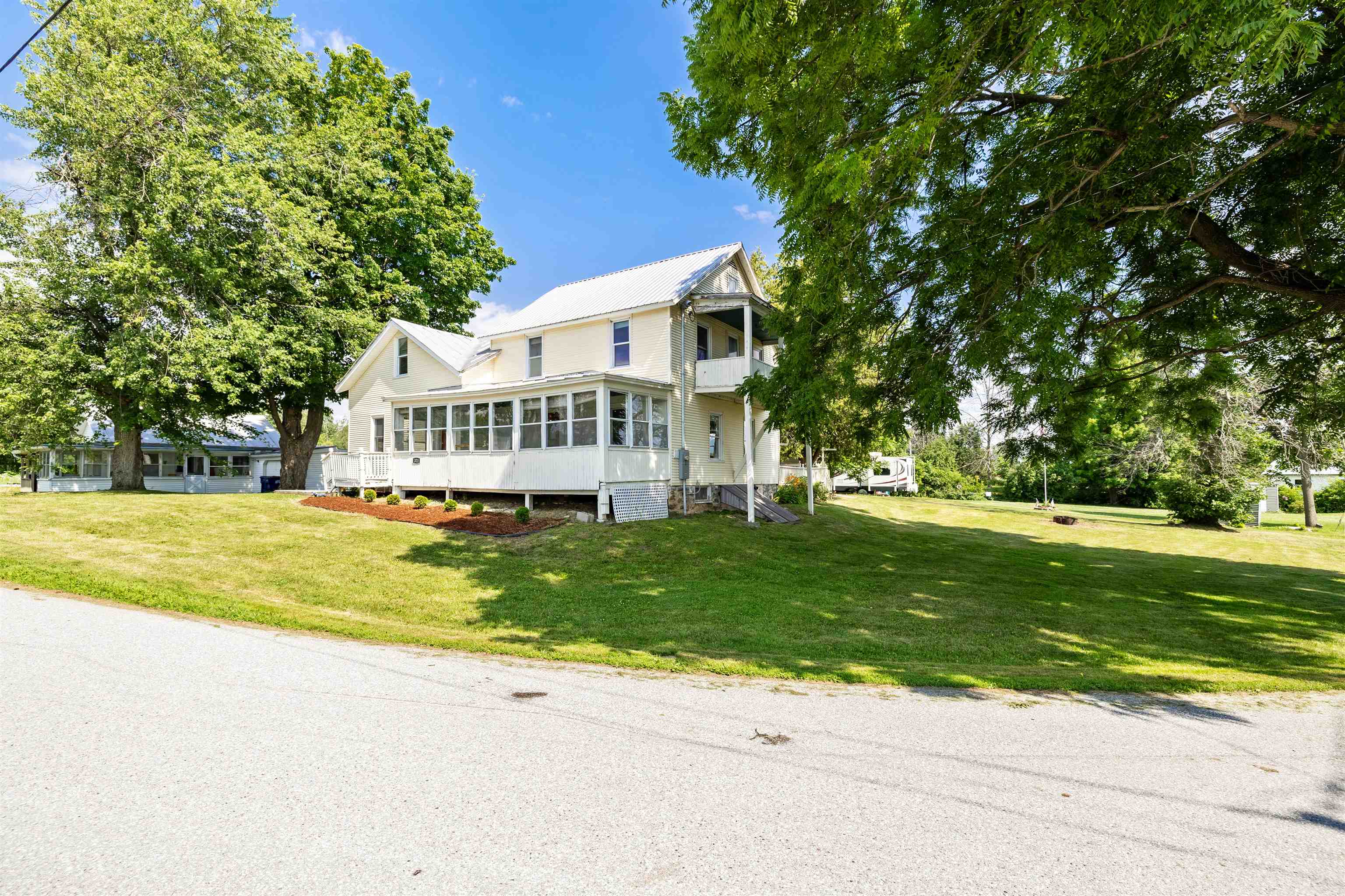 Homes for sale in Alburgh, VT | 321 East Alburgh Rd, Alburgh, VT 05440 | MLS# 5051168