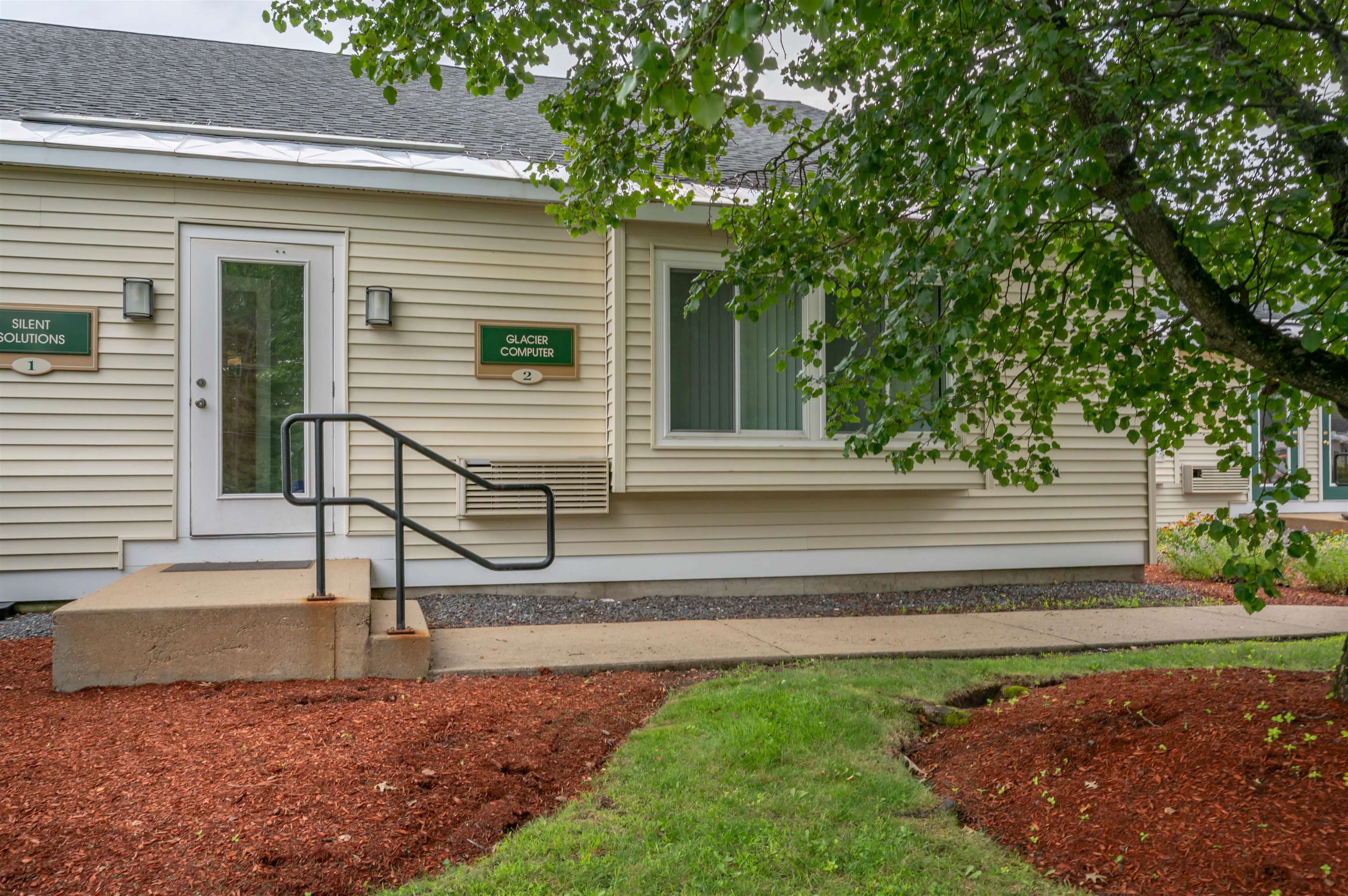 Amherst NH Commercial Property for sale $$99,900 $42 per sq.ft.