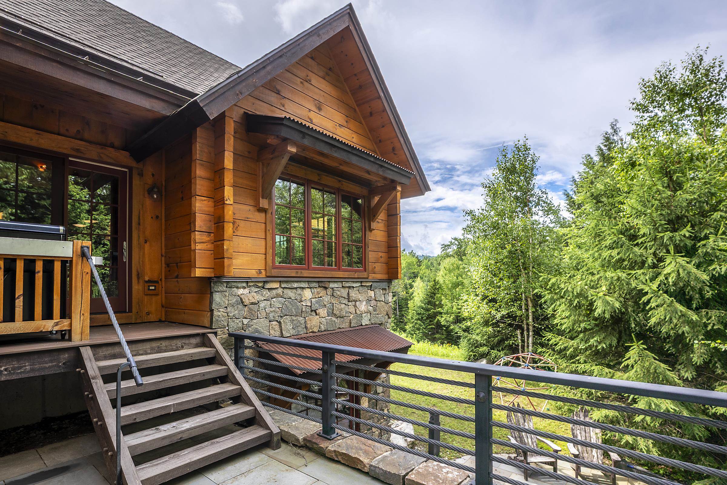 Homes for sale in Winhall, VT | 16 Hunters Rdg, Winhall, VT 05340 | MLS# 5051353