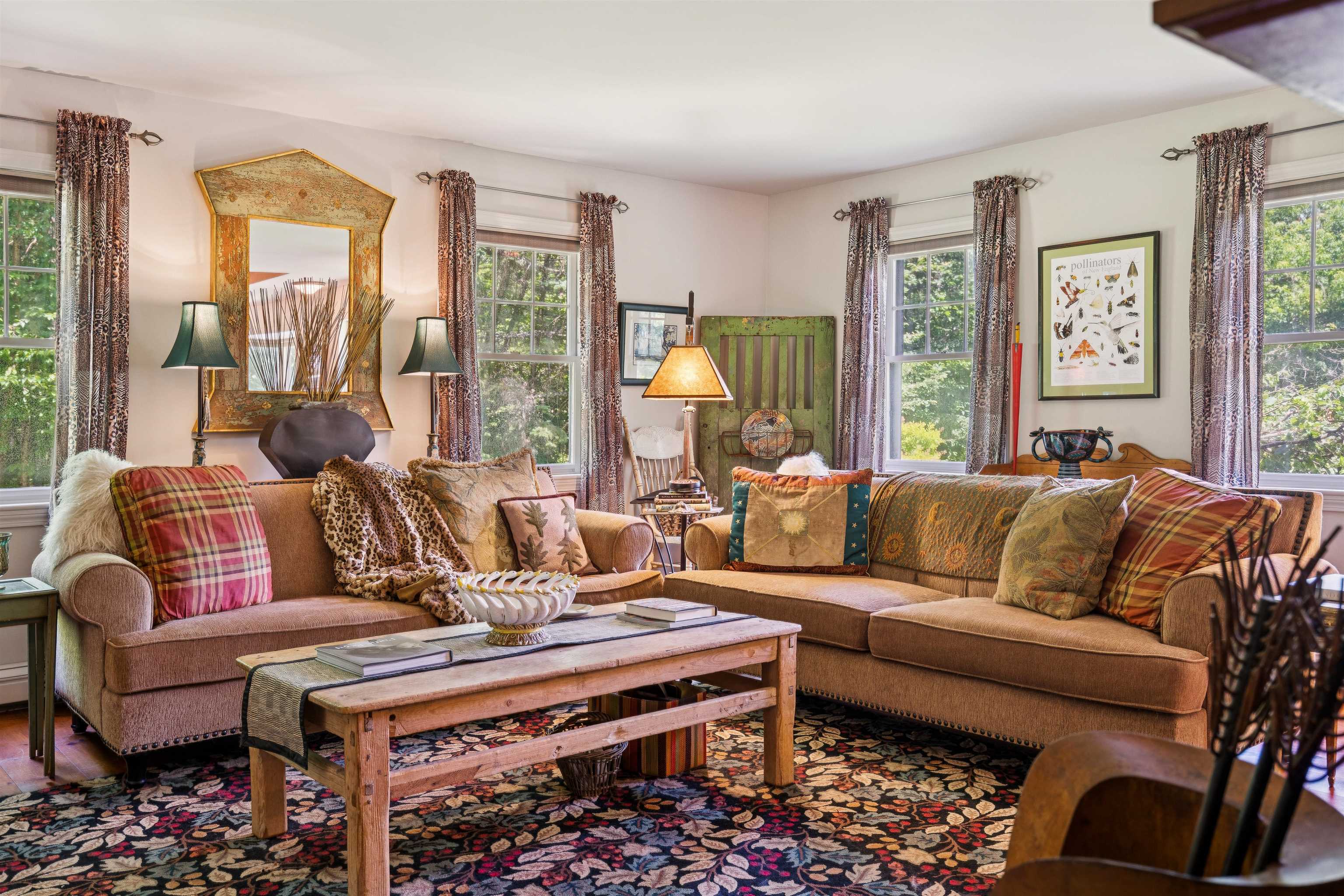 Living Room w/ fireplace 23634252