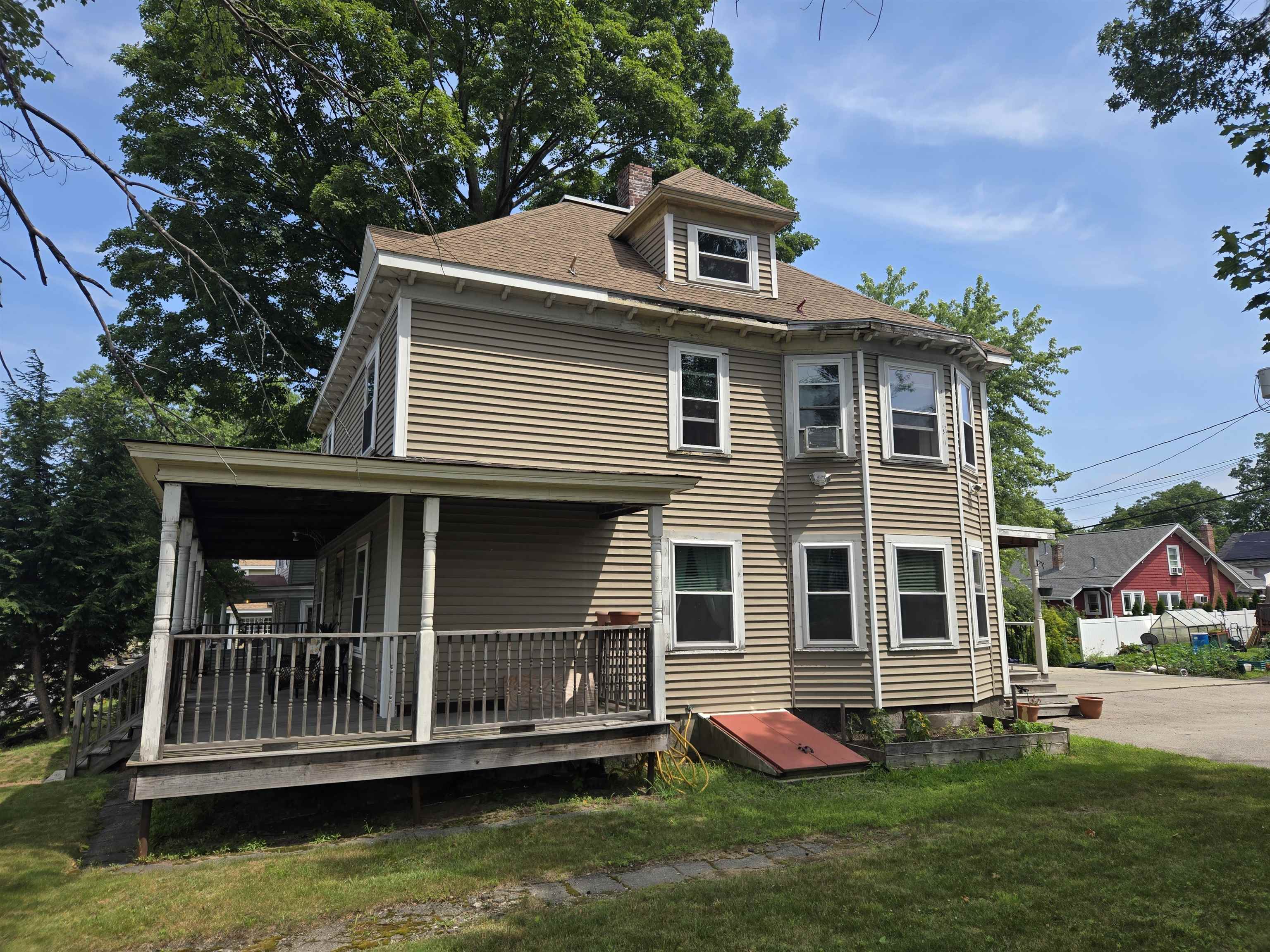 Homes for sale in Manchester, NH | 841 Beech St, Manchester, NH 03104 | MLS# 5051542