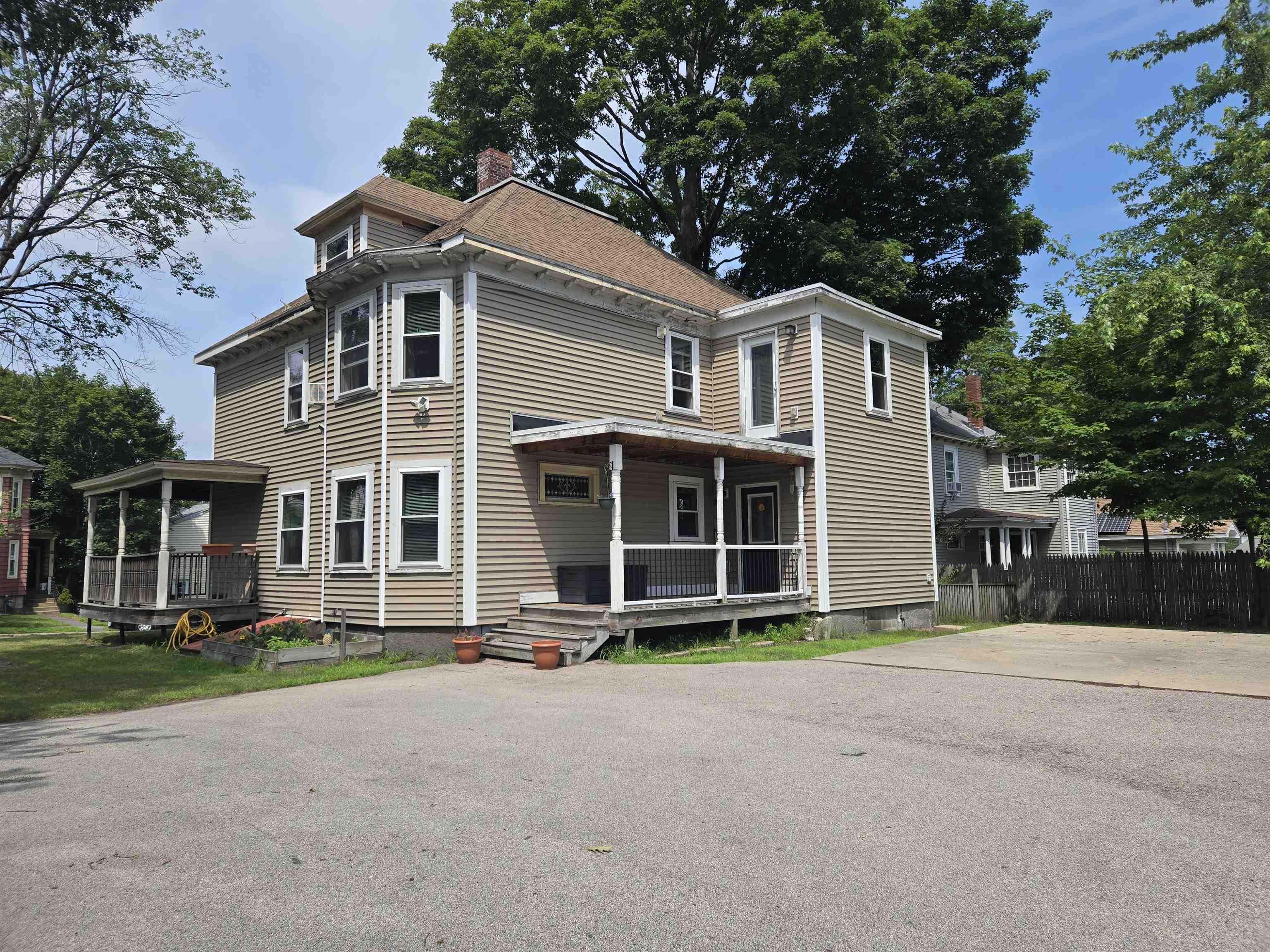 Homes for sale in Manchester, NH | 841 Beech St, Manchester, NH 03104 | MLS# 5051542