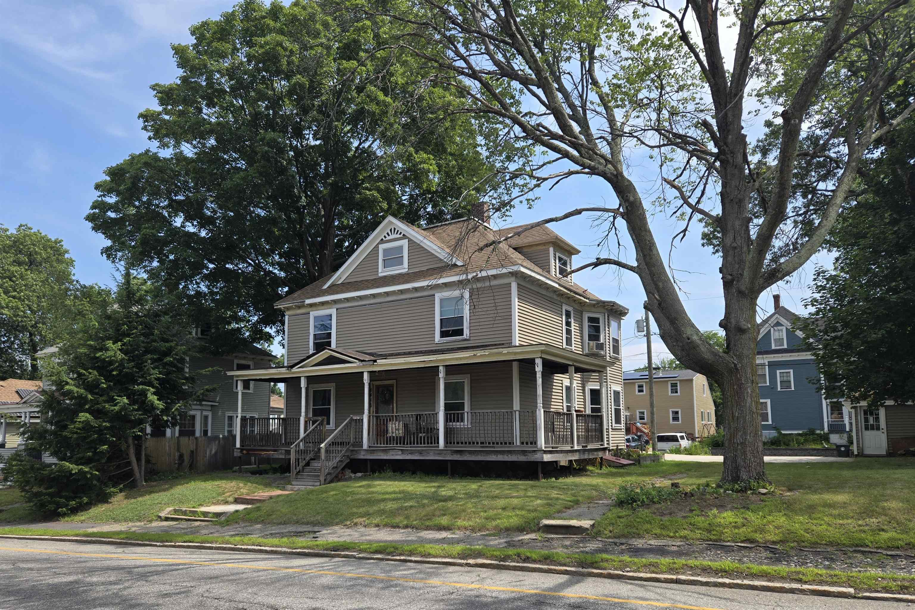 Homes for sale in Manchester, NH | 841 Beech St, Manchester, NH 03104 | MLS# 5051542