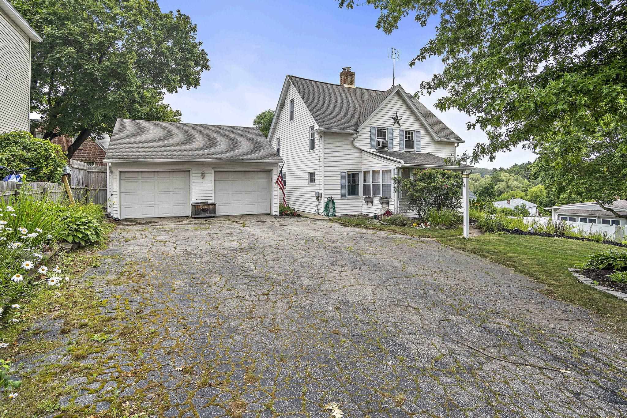 Homes for sale in Manchester, NH | 14 Old Wellington Rd, Manchester, NH 03104 | MLS# 5051544