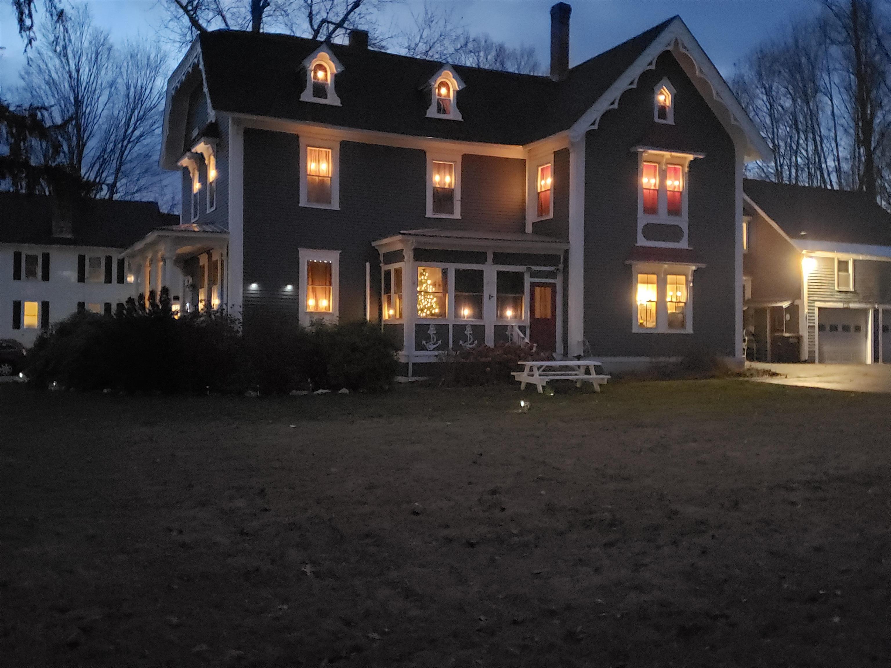 37 Park St, Newport, NH 03773