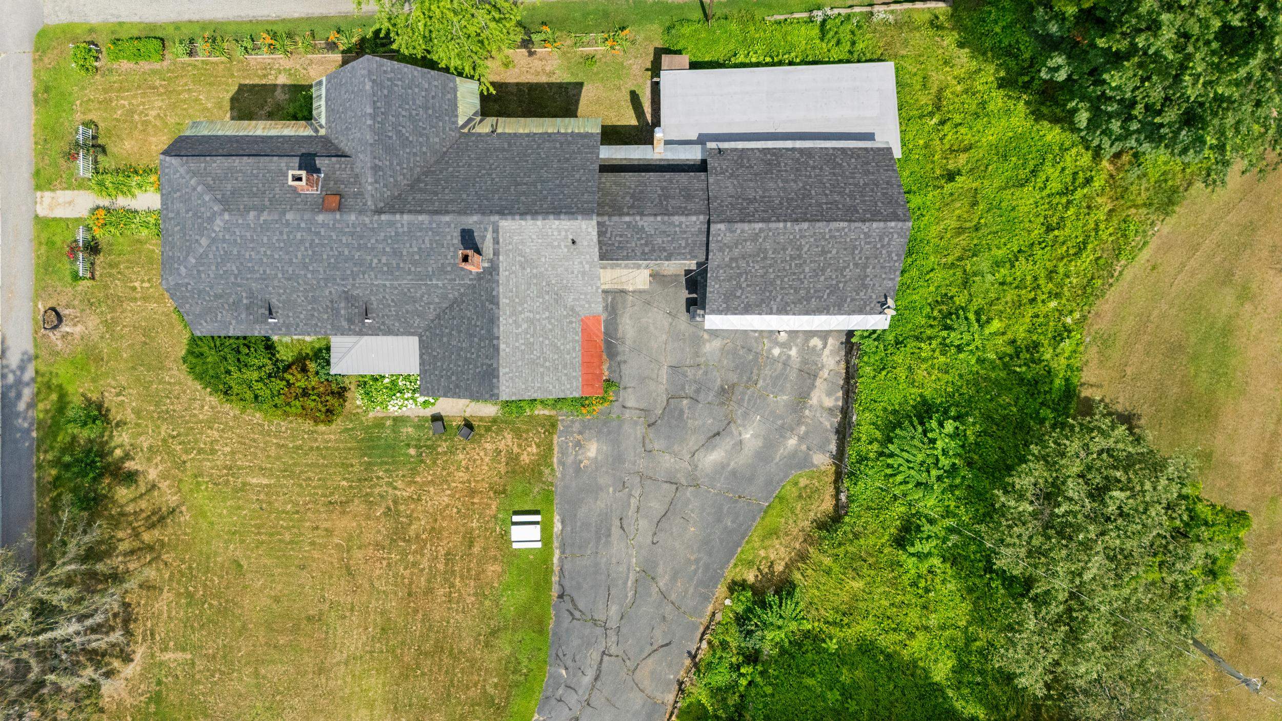 37 Park St, Newport, NH 03773